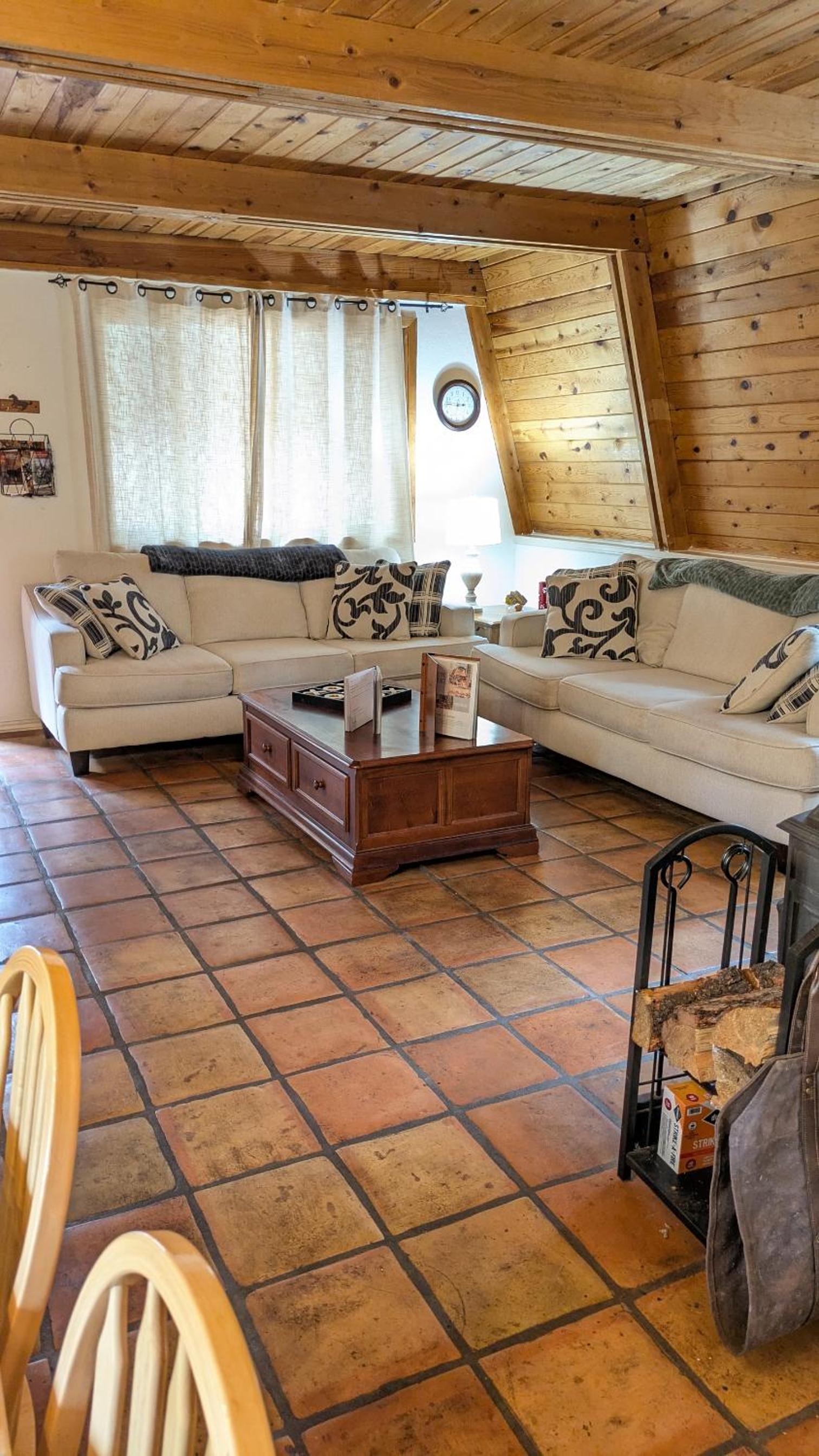 Grand Canyon Gateway Cabin with 1 Acre Pine Retreat near Rt 66 view 3