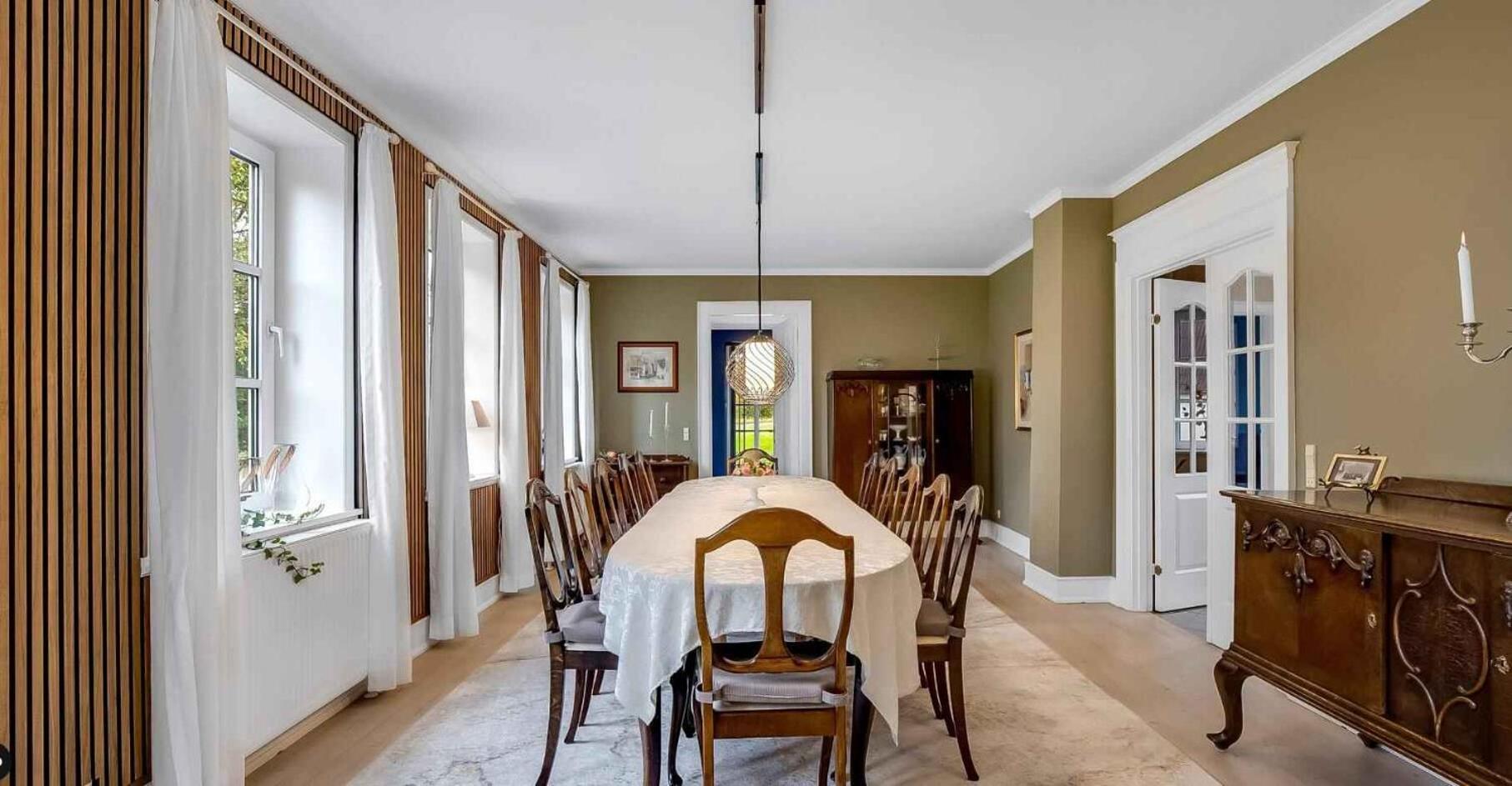 Spacious House With Room For Relaxation And Play