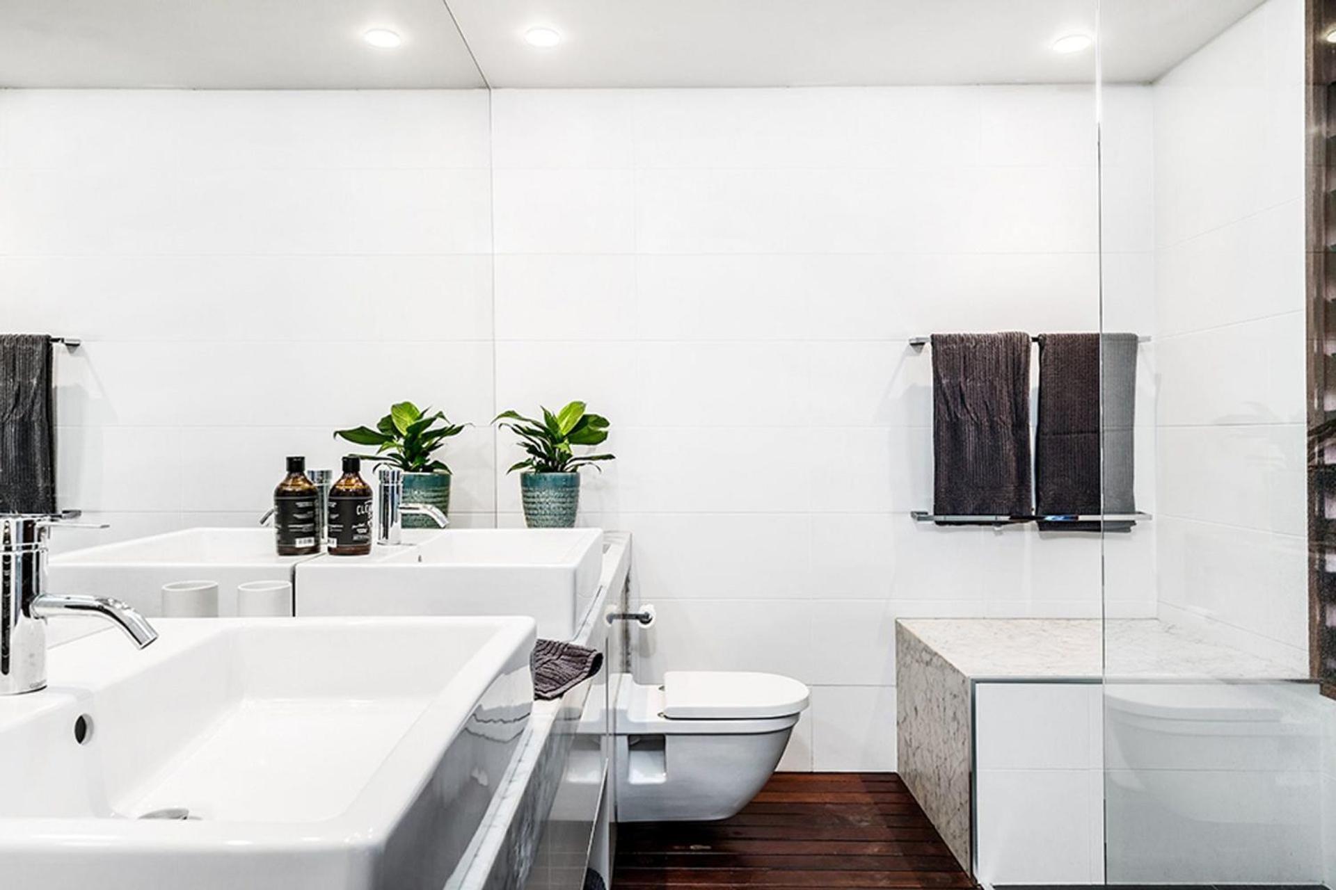 Luxury On The Bay - 2 x 3 bedroom apartments