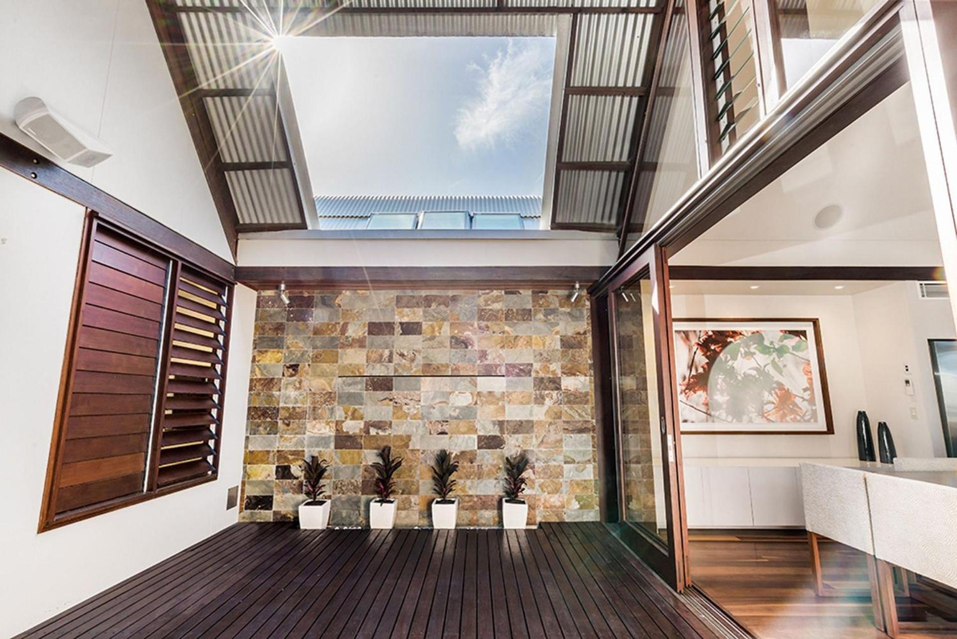 Luxury On The Bay - 2 x 3 bedroom apartments