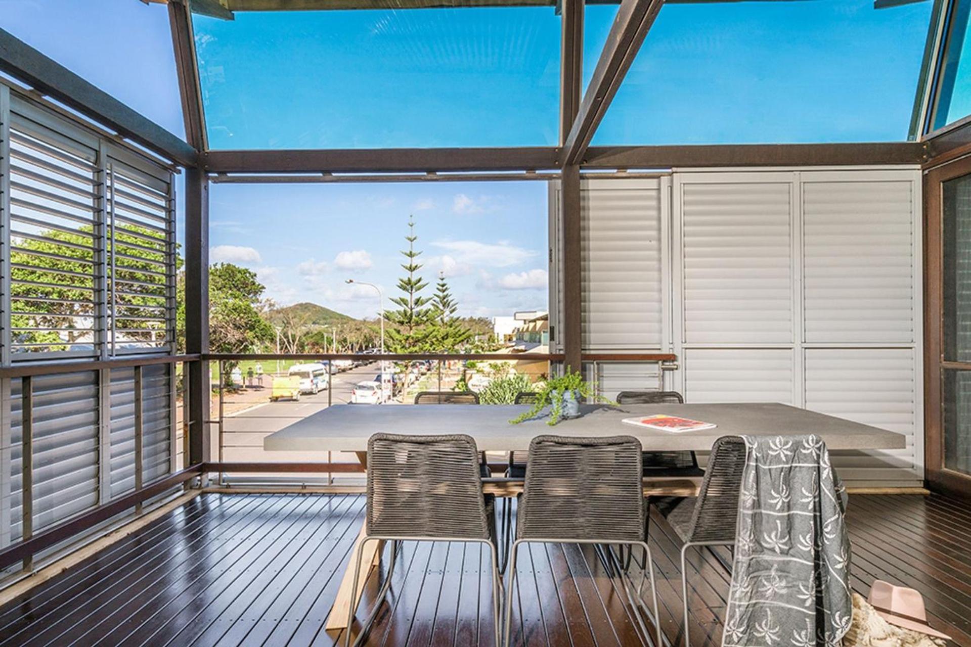 Luxury On The Bay - 2 x 3 bedroom apartments