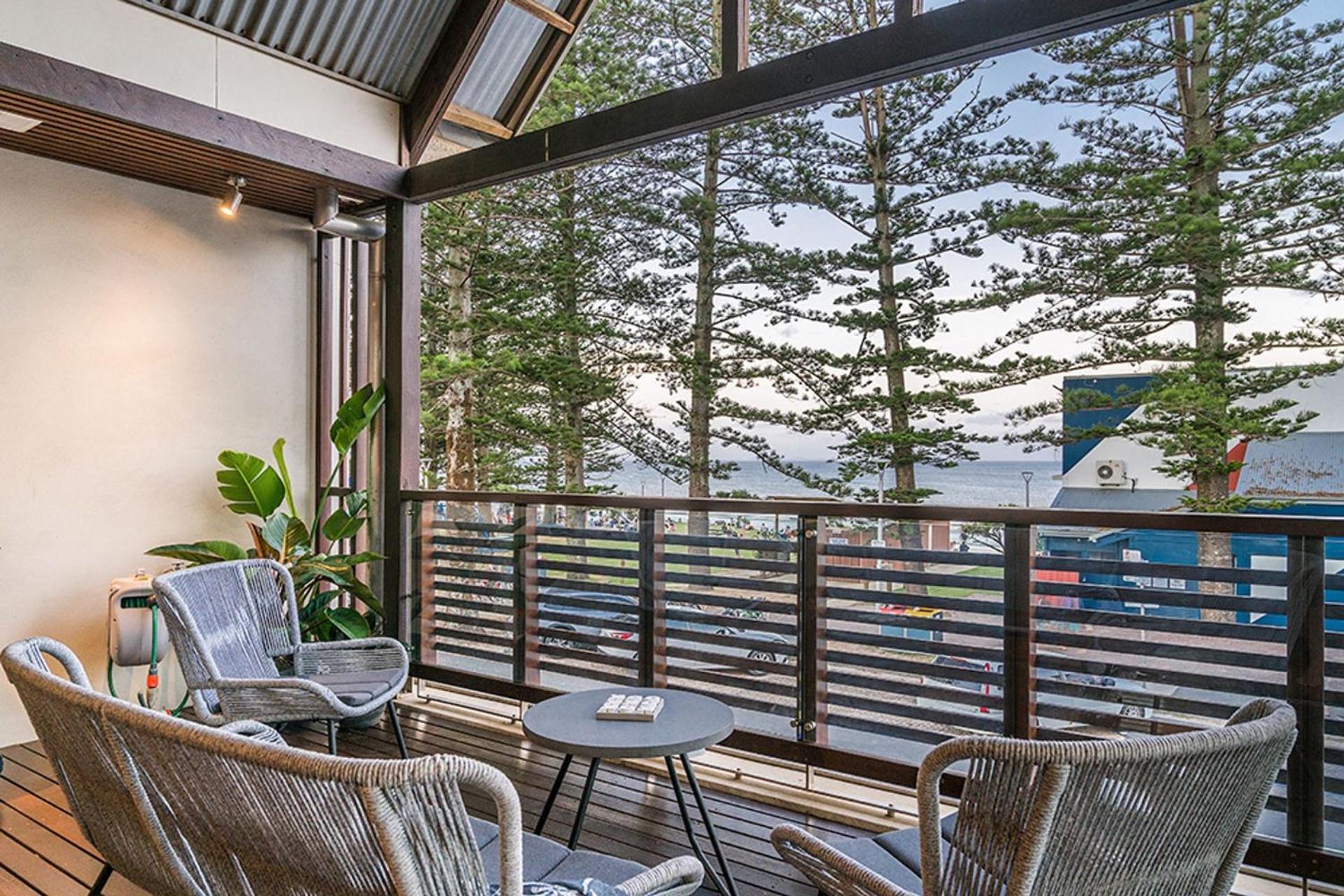 Luxury On The Bay - 2 x 3 bedroom apartments