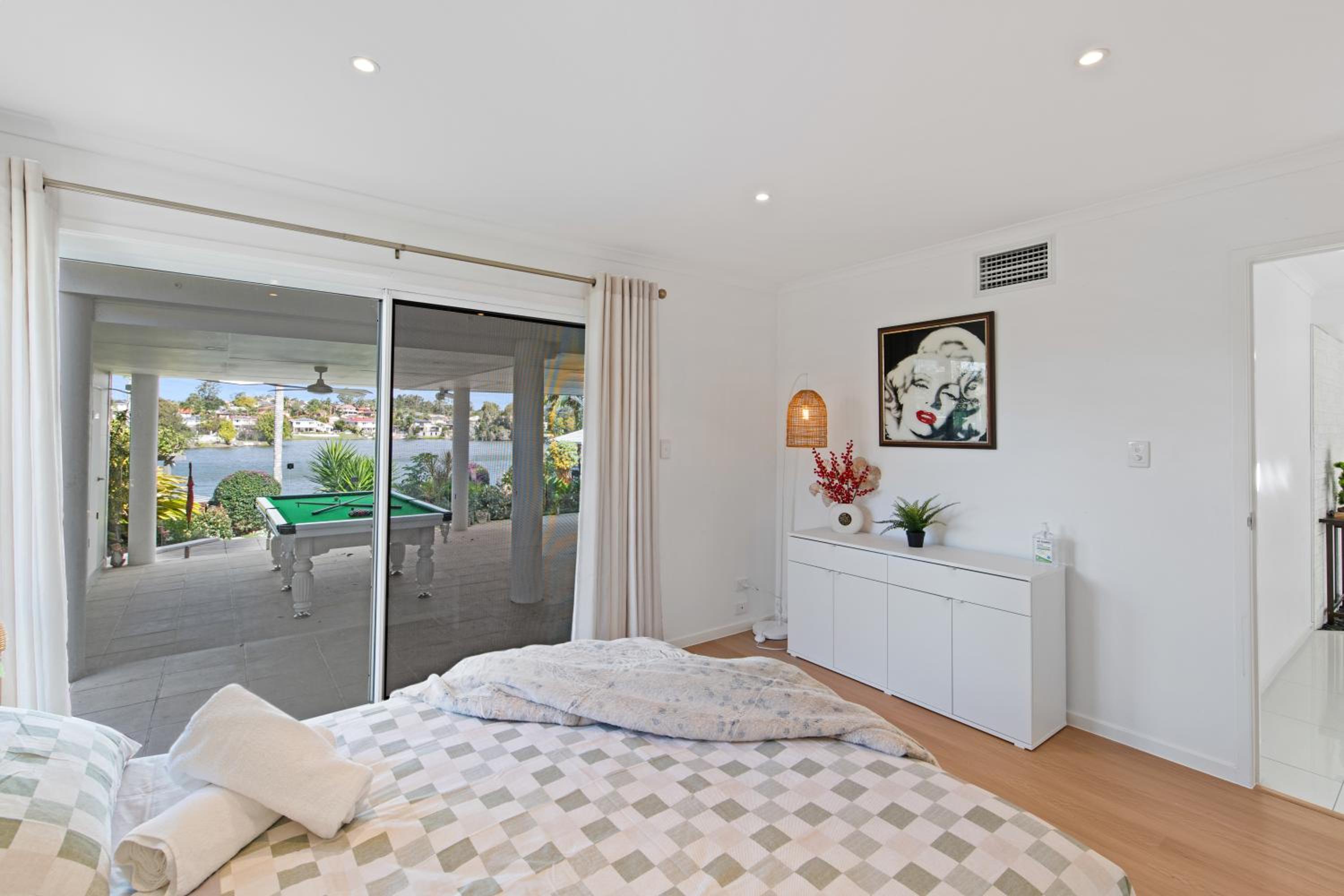 Lakeview Bliss, Black Swans, Golf Retreat in Brisbane