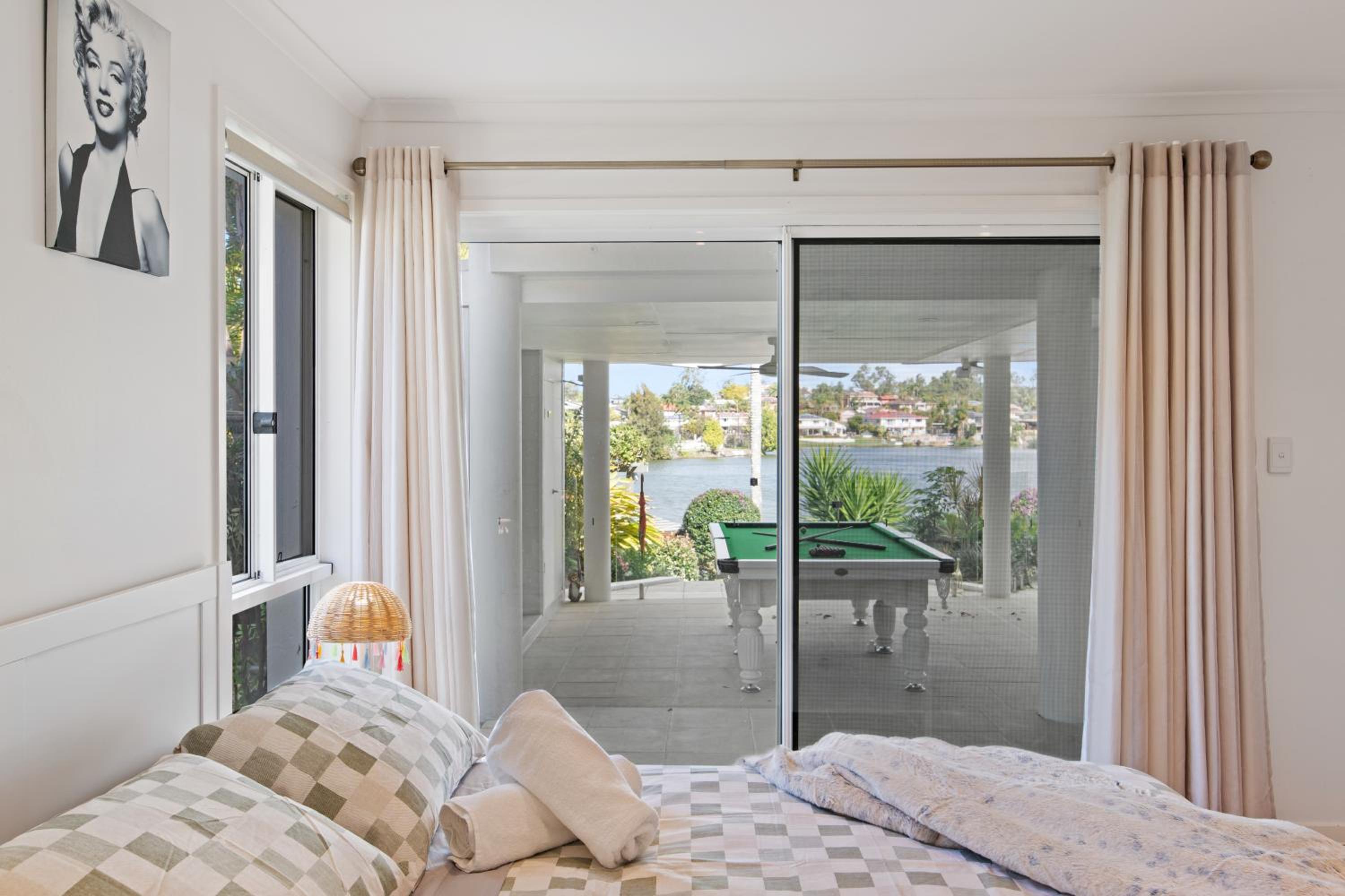 Lakeview Bliss, Black Swans, Golf Retreat in Brisbane