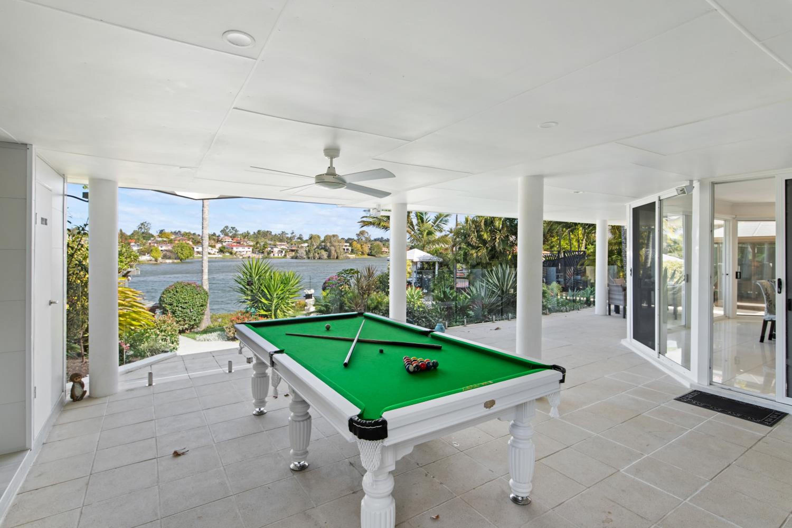 Lakeview Bliss, Black Swans, Golf Retreat in Brisbane
