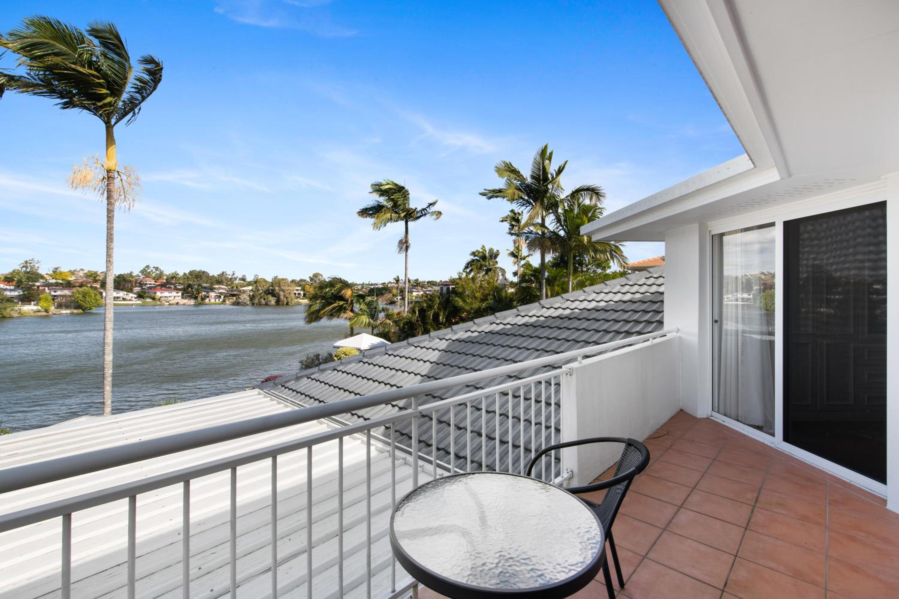 Lakeview Bliss, Black Swans, Golf Retreat in Brisbane