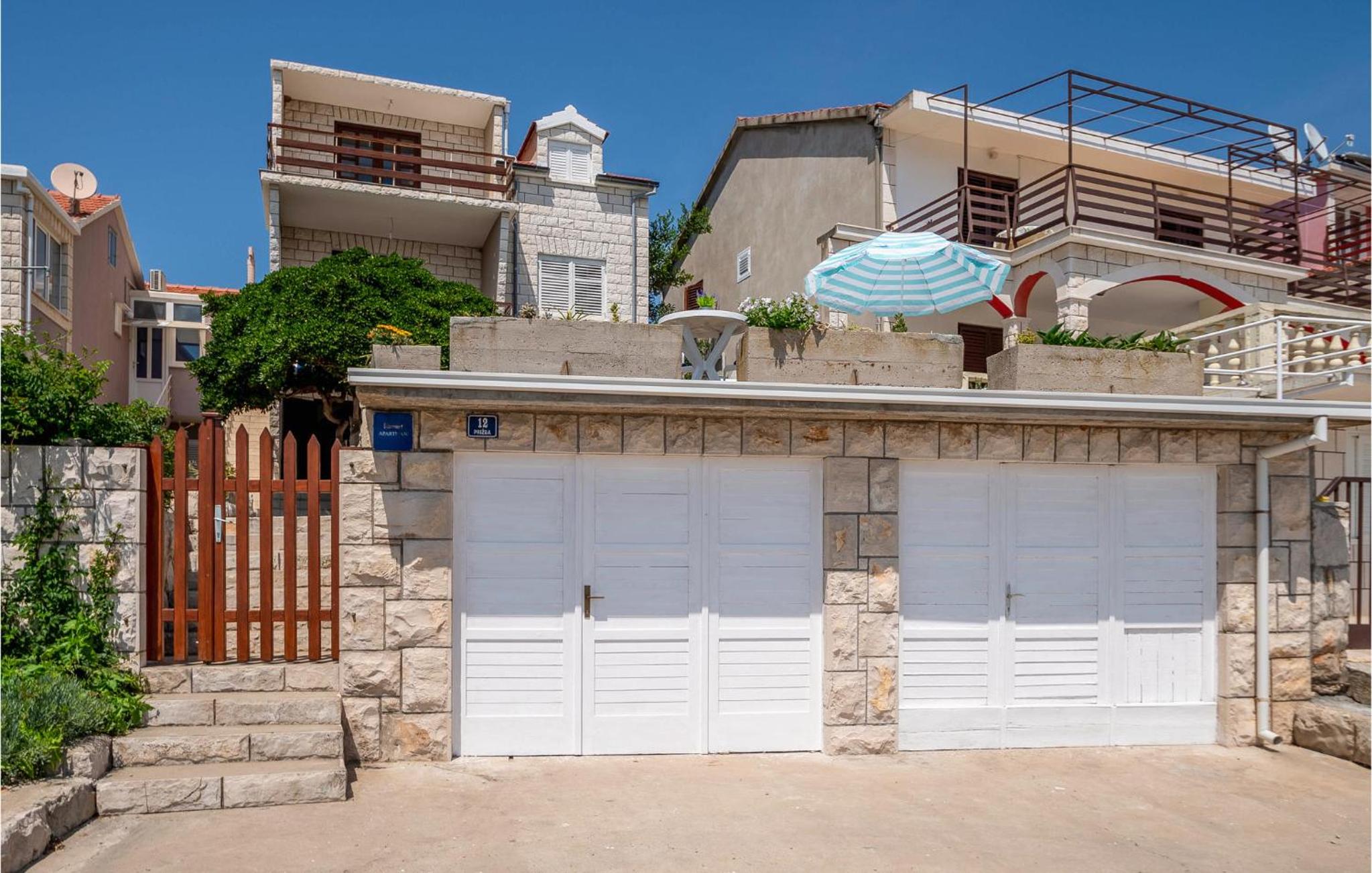 3 Bedroom Lovely Home In Blato
