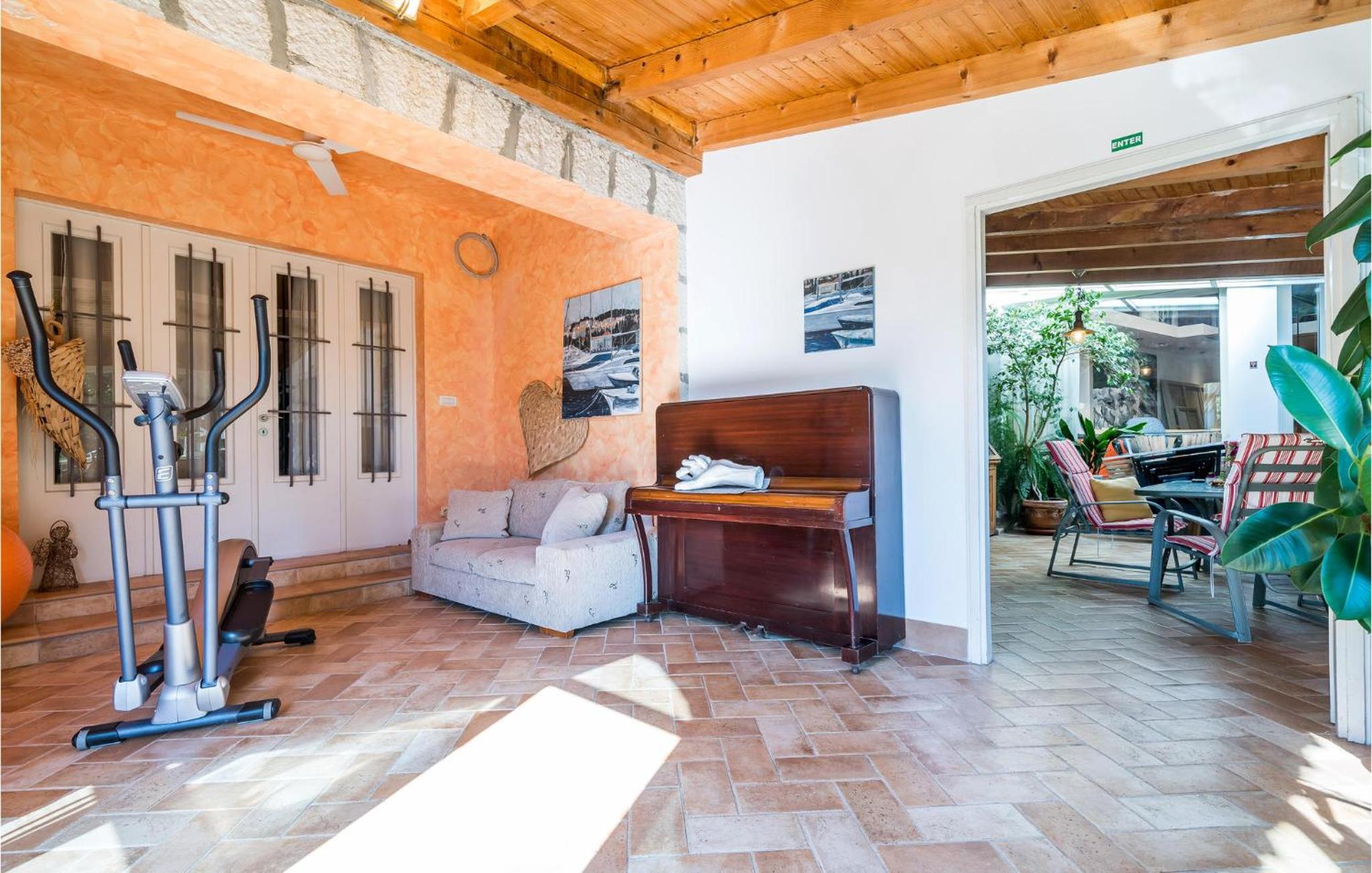 Gorgeous Home In Dubrovnik With Kitchen