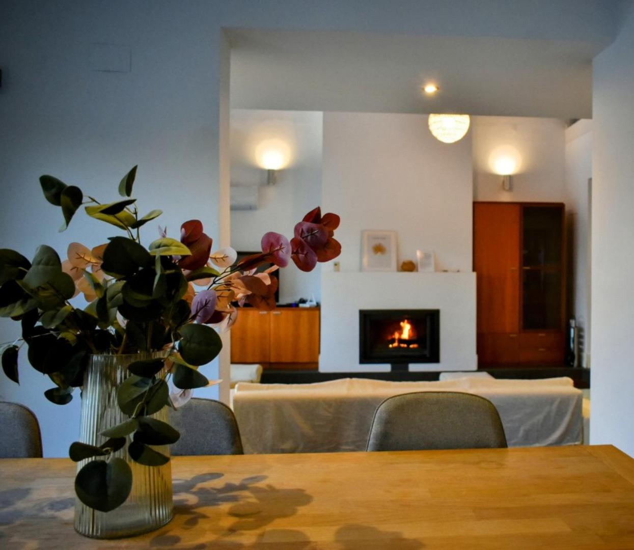Villa Sierra, pool & BBQ