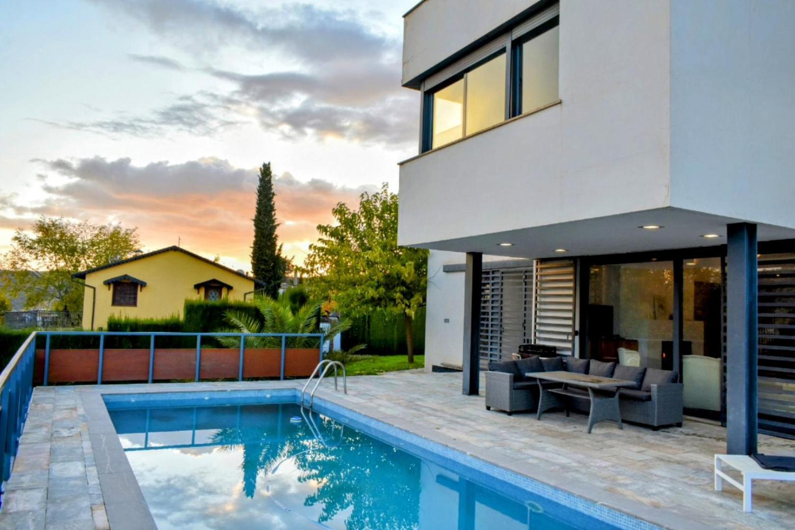 Villa Sierra, pool & BBQ