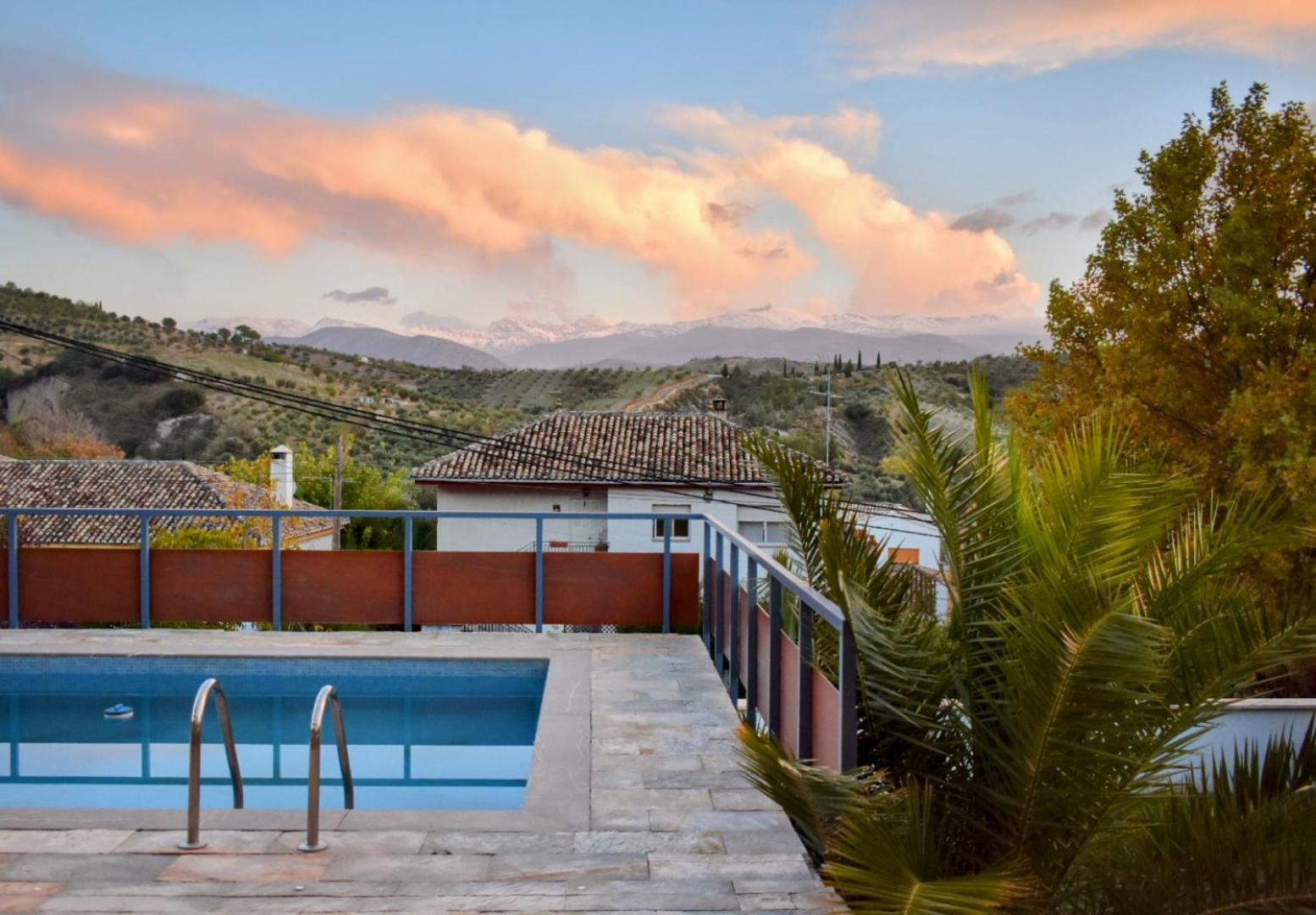 Villa Sierra, pool & BBQ