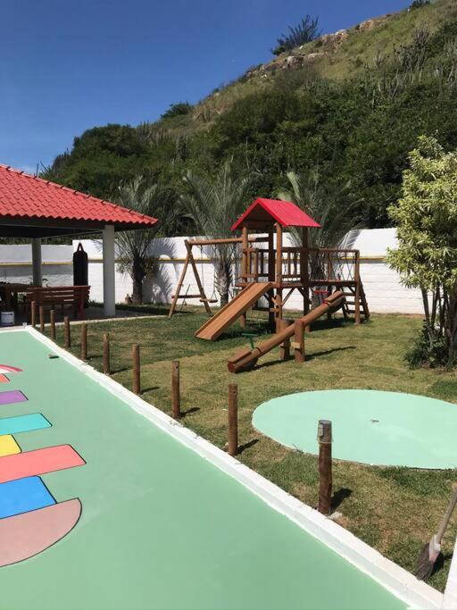 Belíssima cobertura duplex com vista para o mar