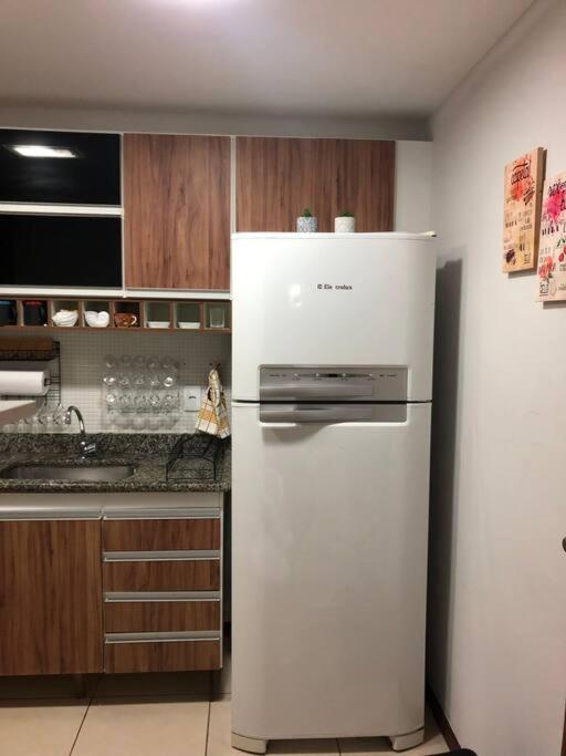 Belíssima cobertura duplex com vista para o mar