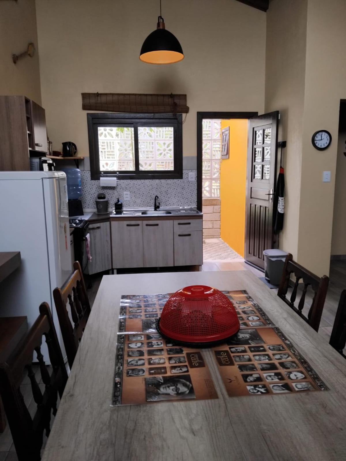 A Casa Amarela -Edícula Gaivota -Conforto e tranquilidade próximo ao mar