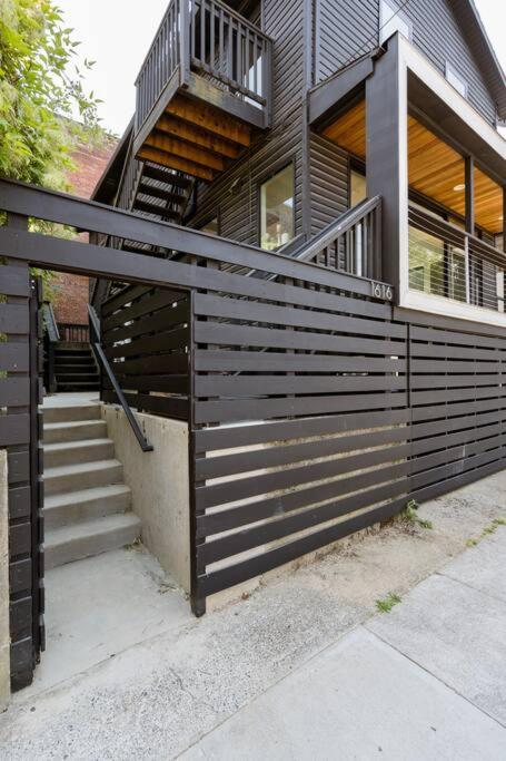 Stay Portland - Portland's Finest - Luxury Pearl District 4 BR view 3