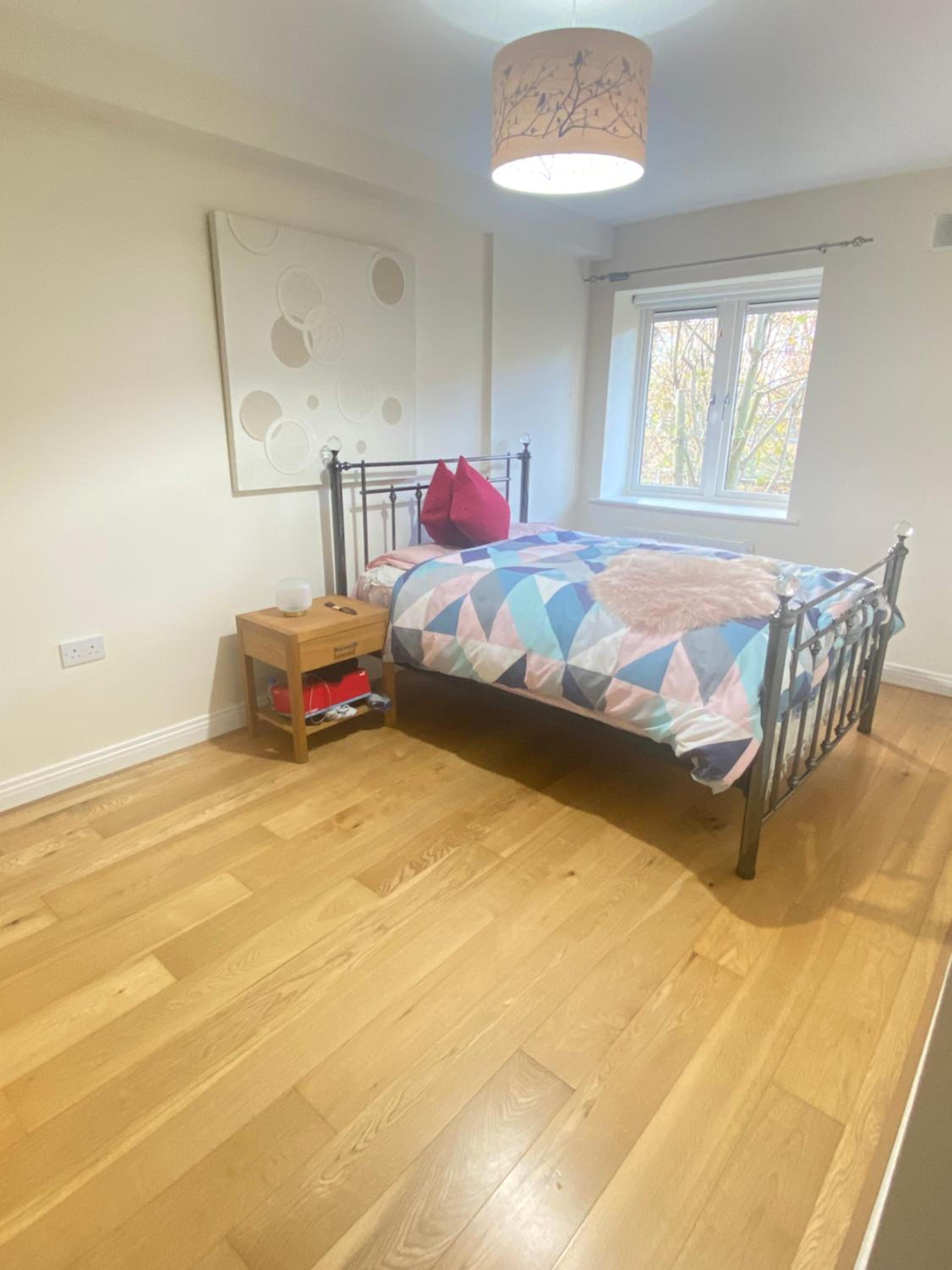 Cozy Room in Modern Apartment - Perfect Location