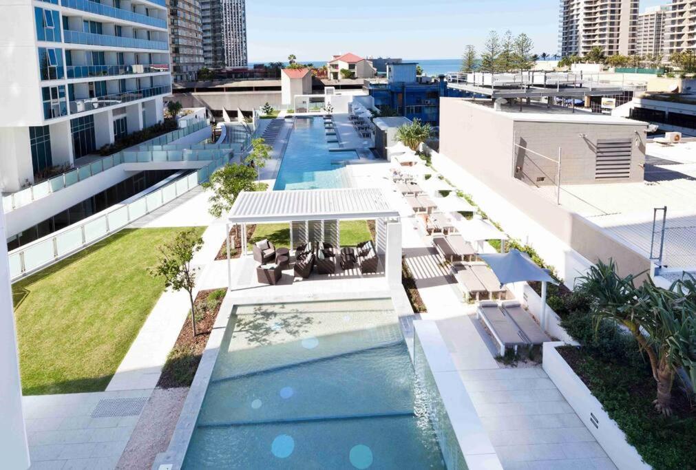 Hilton Surfers Paradise Luxury Suite - 2Bedroom, Free Car Park