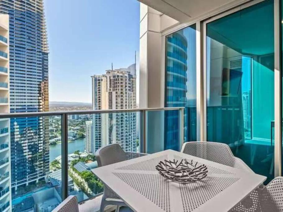 Hilton Surfers Paradise Luxury Suite - 2Bedroom, Free Car Park