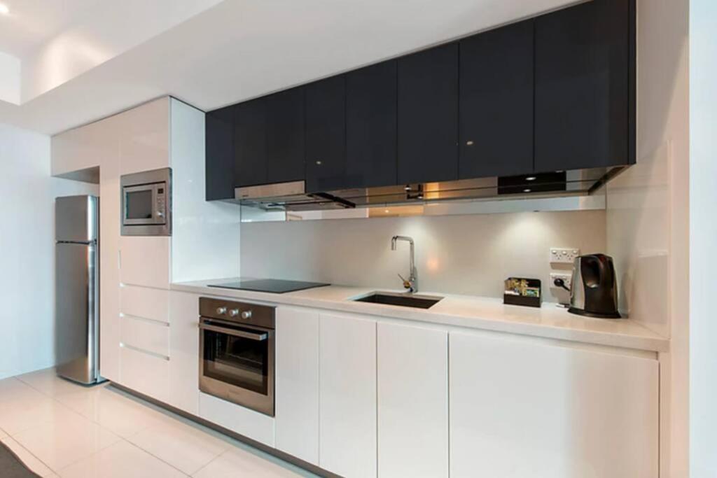 Hilton Surfers Paradise Luxury Suite - 2Bedroom, Free Car Park