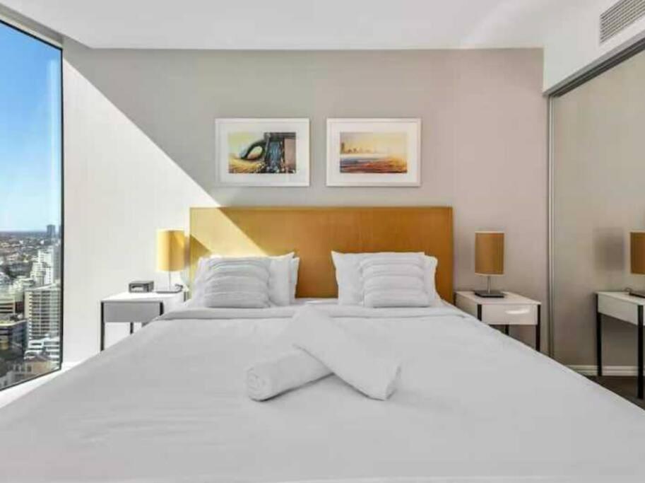 Hilton Surfers Paradise Luxury Suite - 2Bedroom, Free Car Park