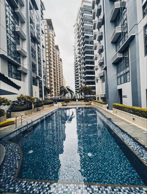 Studio Unit McKinley Hill Taguig cd21H view 2