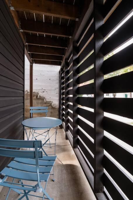 Stay Portland - Lovely location, 4 BR Pearl apt, Sleeps 8 in Portland, US