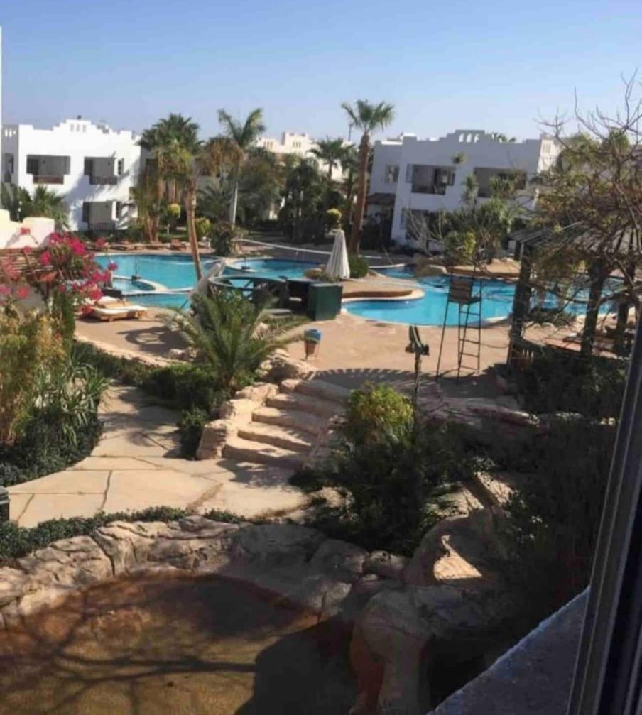 3 Zimmerwohnung mit 13 Pools view 4
