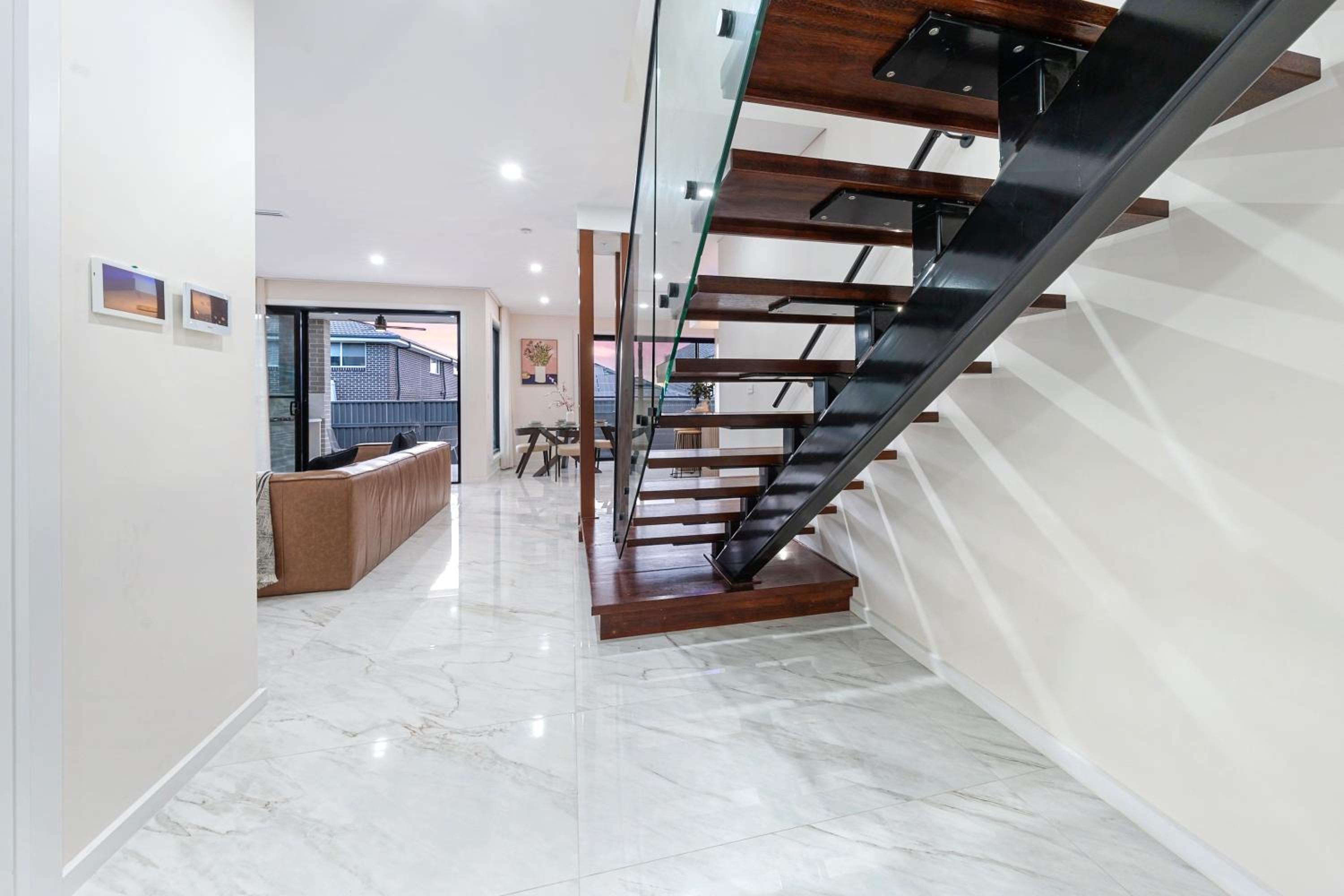 Spacious & Luxury 4Bed Room Retreat Near Station