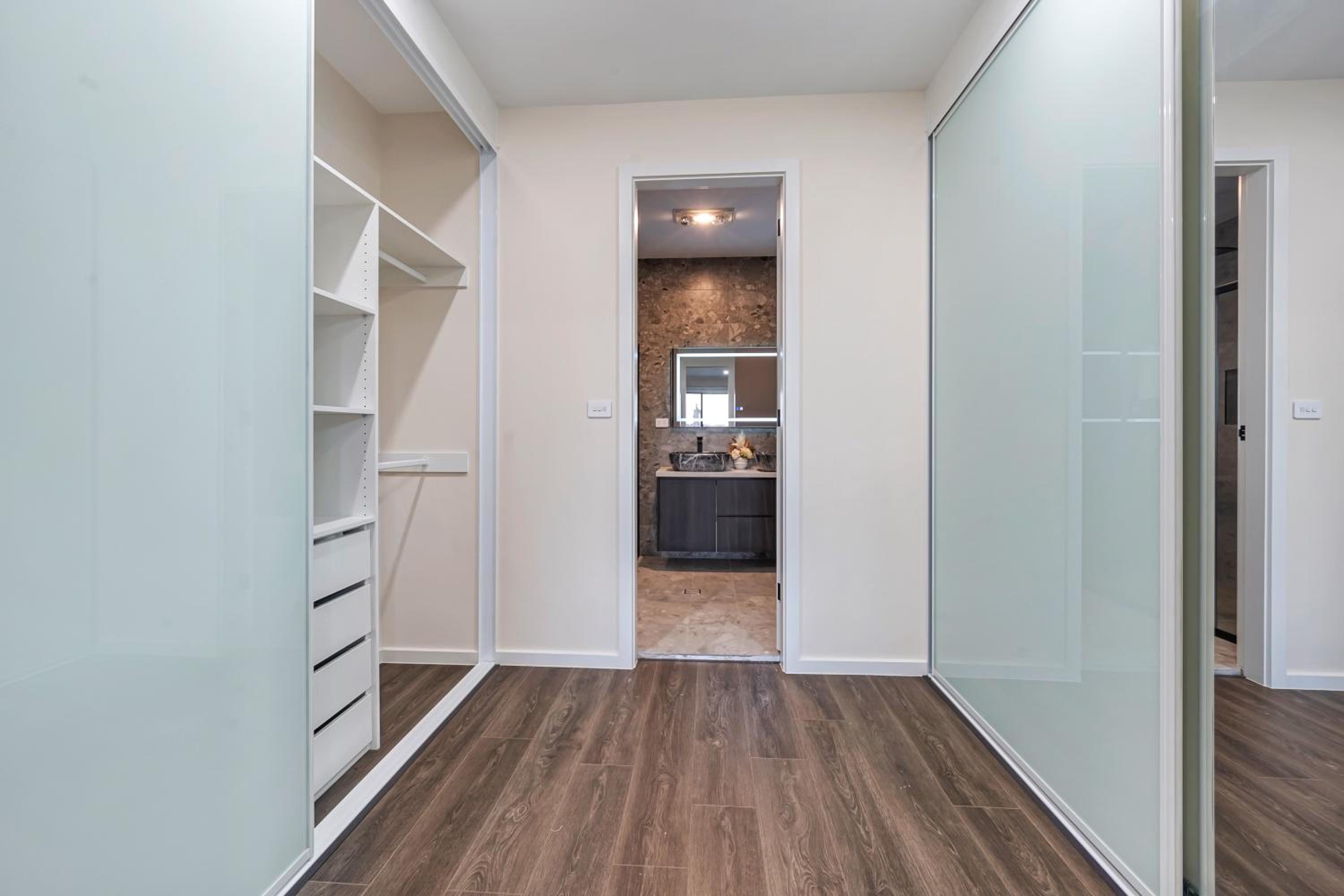 Spacious & Luxury 4Bed Room Retreat Near Station