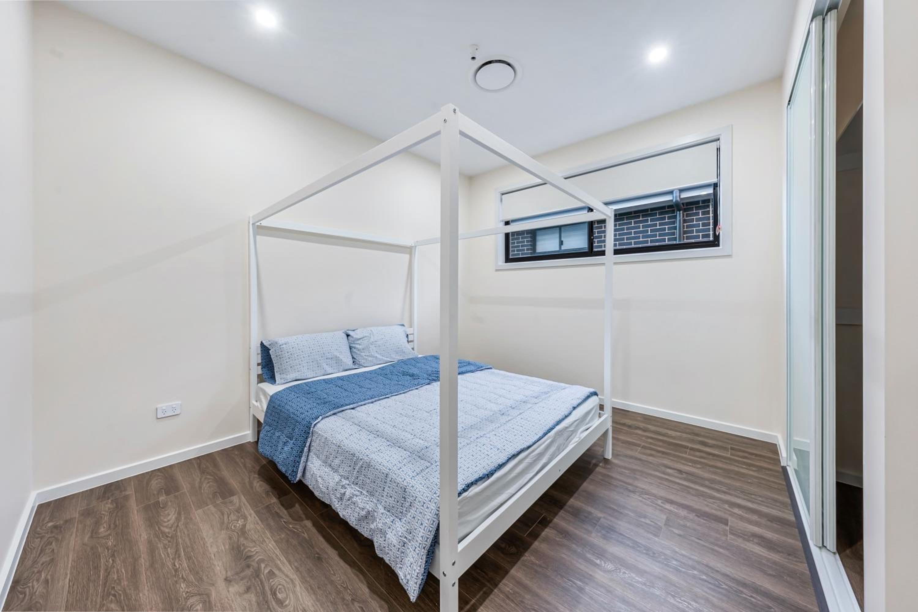 Spacious & Luxury 4Bed Room Retreat Near Station