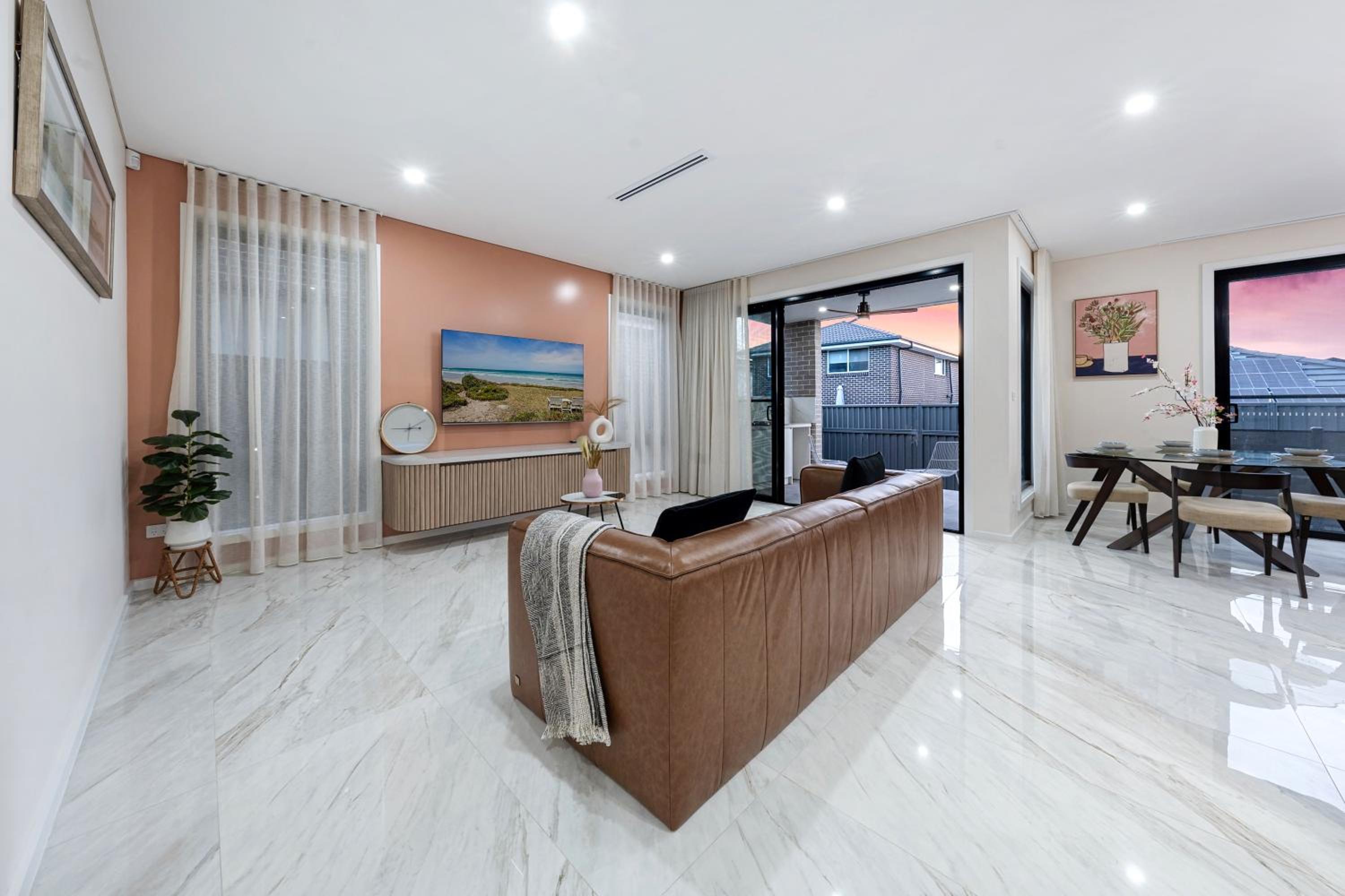 Spacious & Luxury 4Bed Room Retreat Near Station