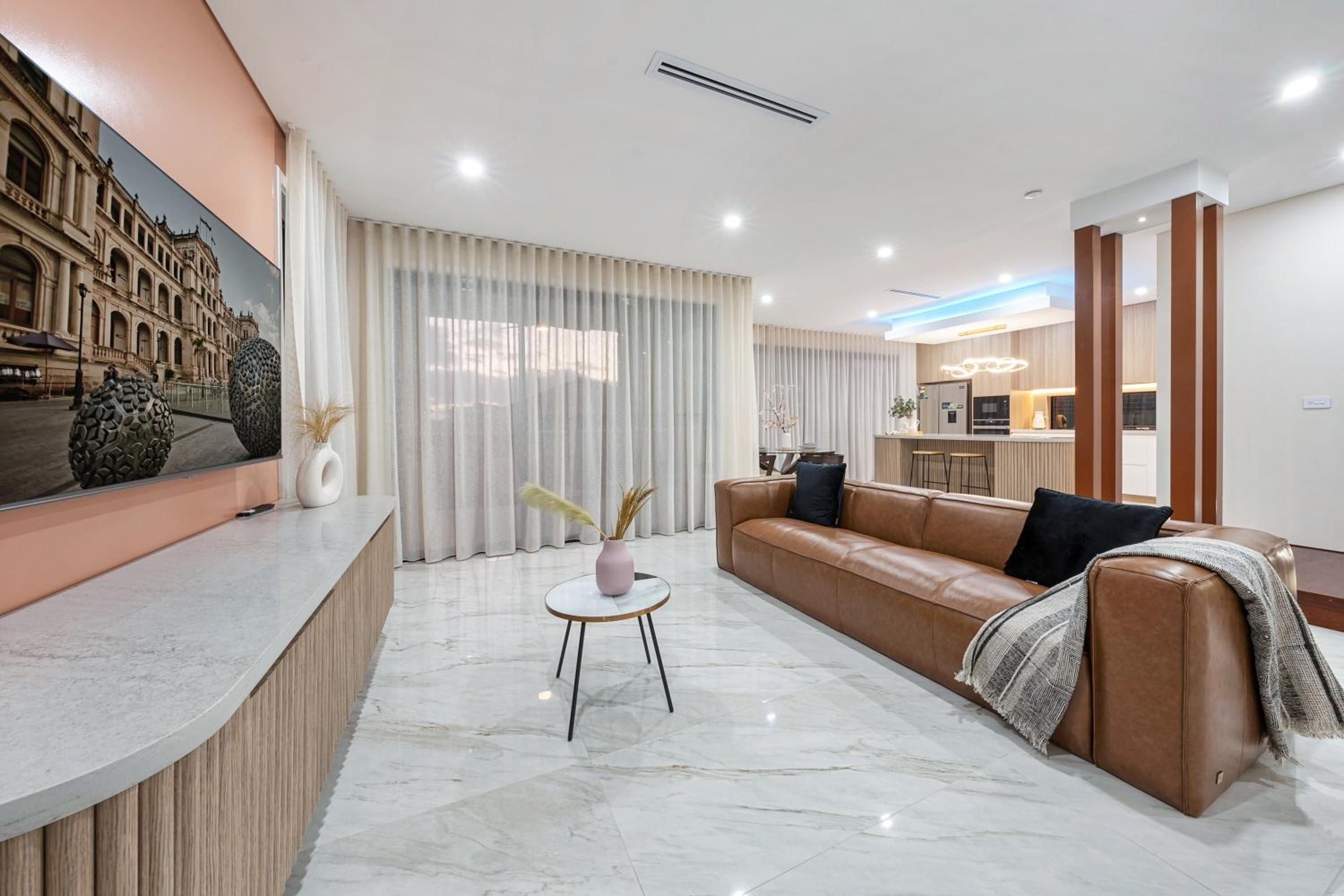Spacious & Luxury 4Bed Room Retreat Near Station