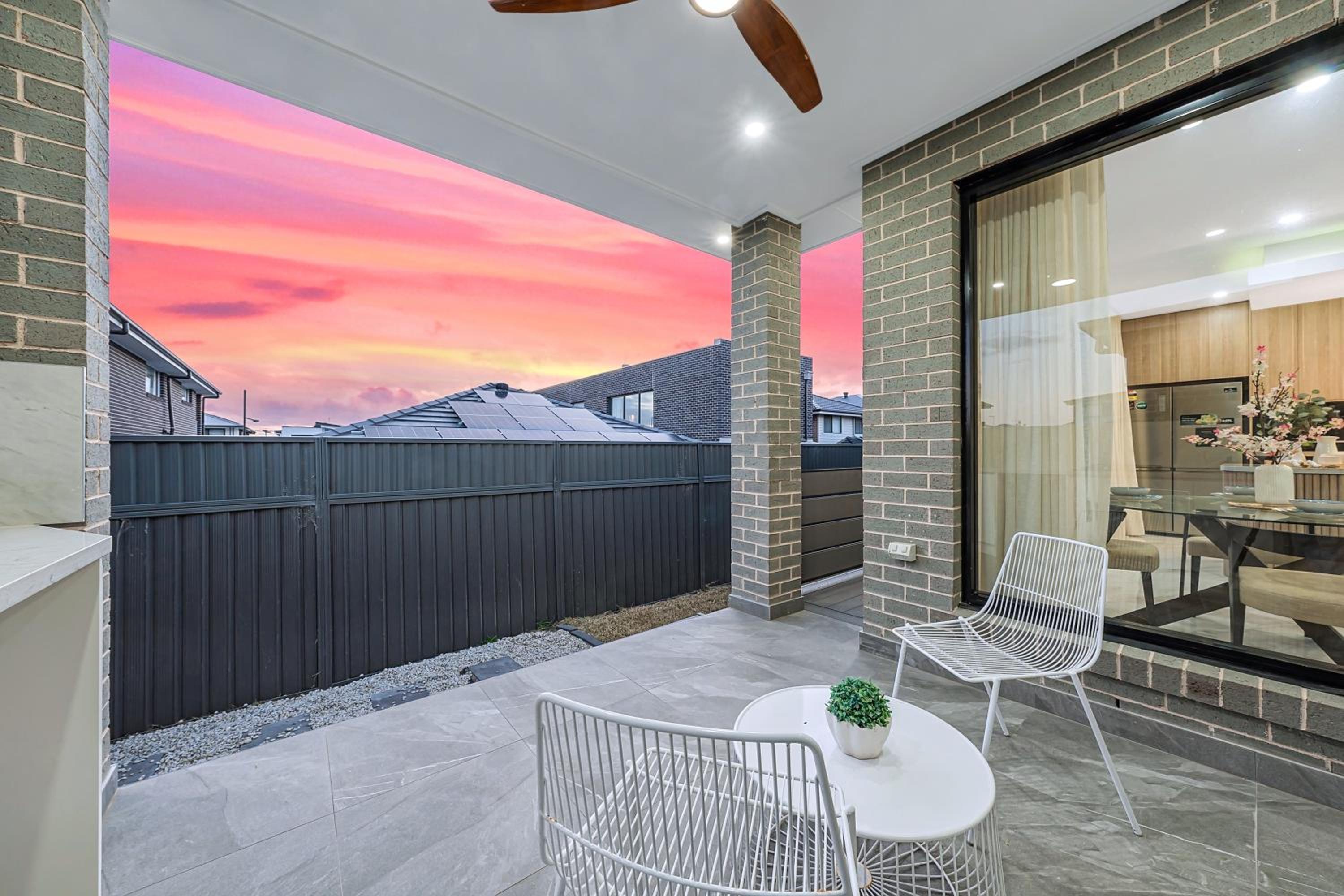 Spacious & Luxury 4Bed Room Retreat Near Station