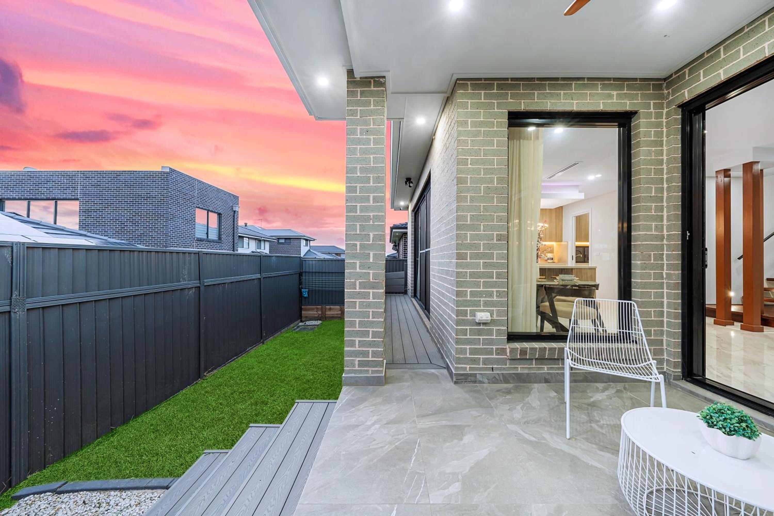 Spacious & Luxury 4Bed Room Retreat Near Station