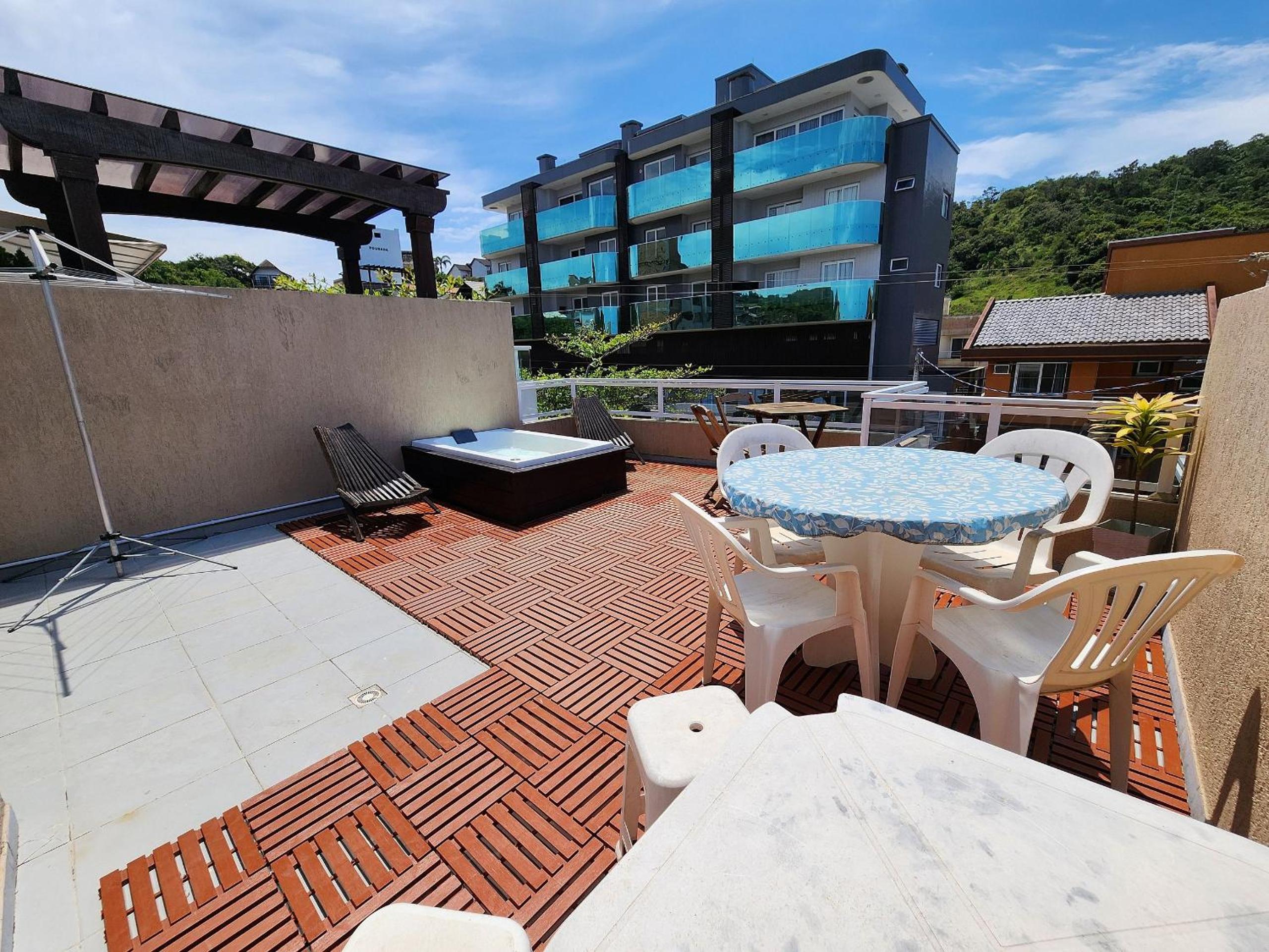 Triplex Vista Praia 4 Ilhas, até 6 pessoas, 3 quartos, Banheira com Hidro