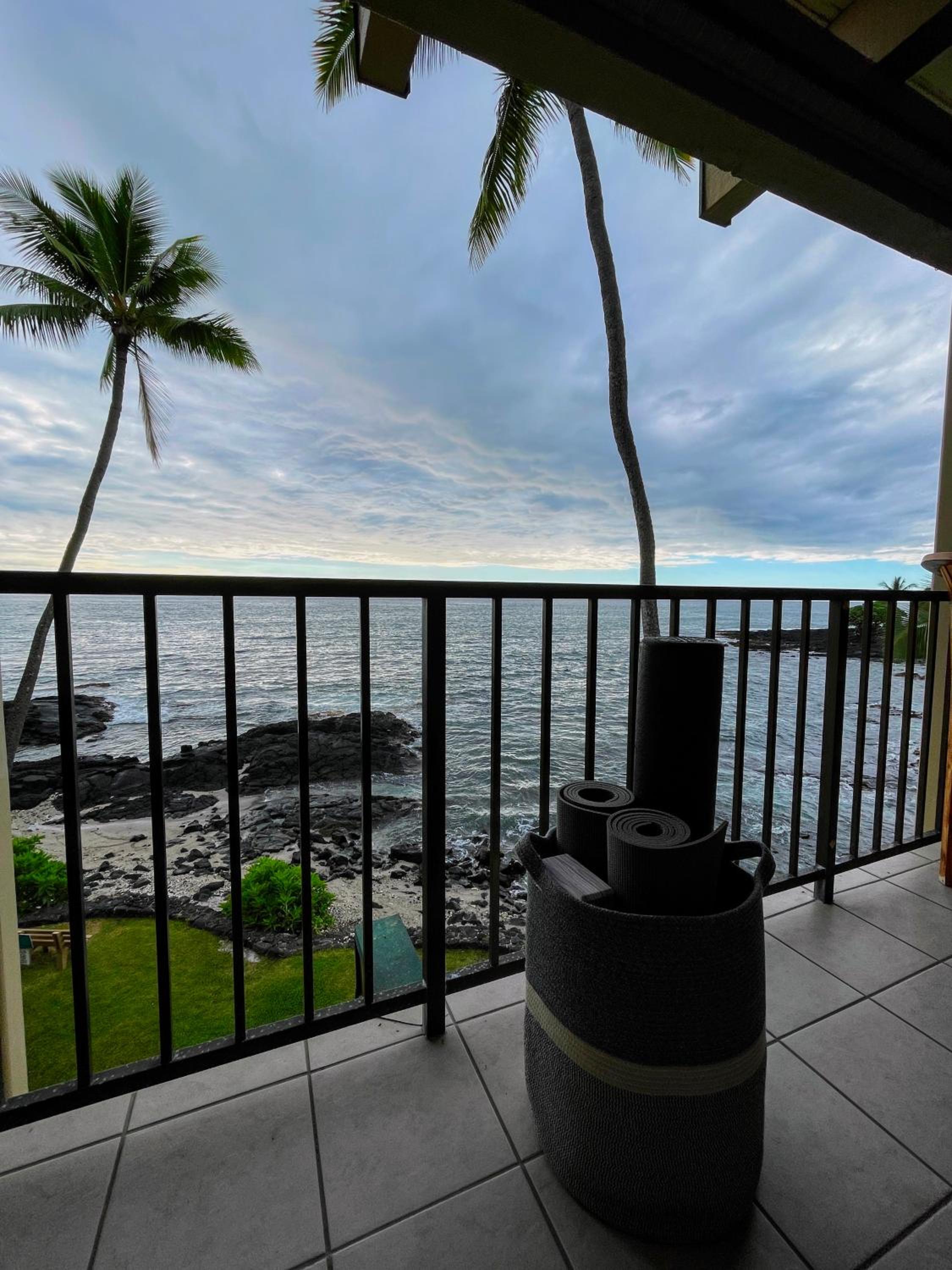 Gorgeous Blue Ocean Views, AC, Sunsets & 1-Min Walk to Beach view 5