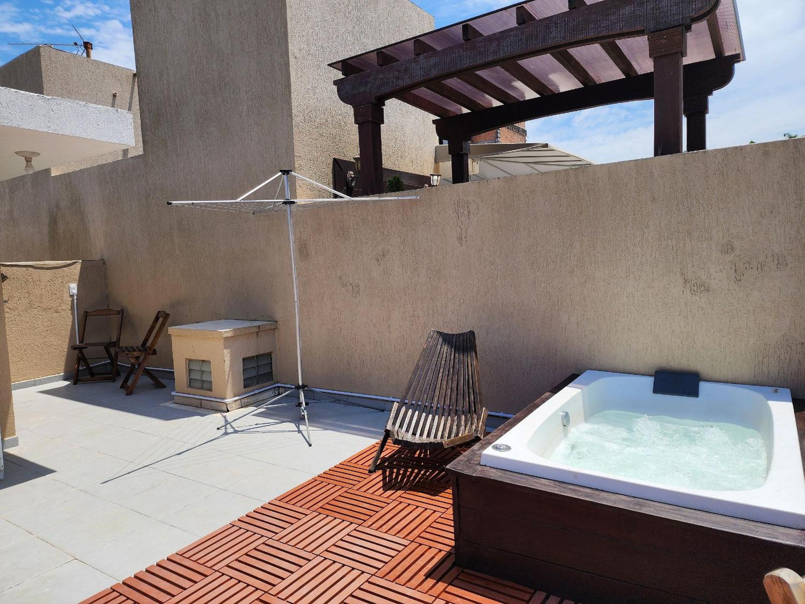 Triplex Vista Praia 4 Ilhas, até 6 pessoas, 3 quartos, Banheira com Hidro