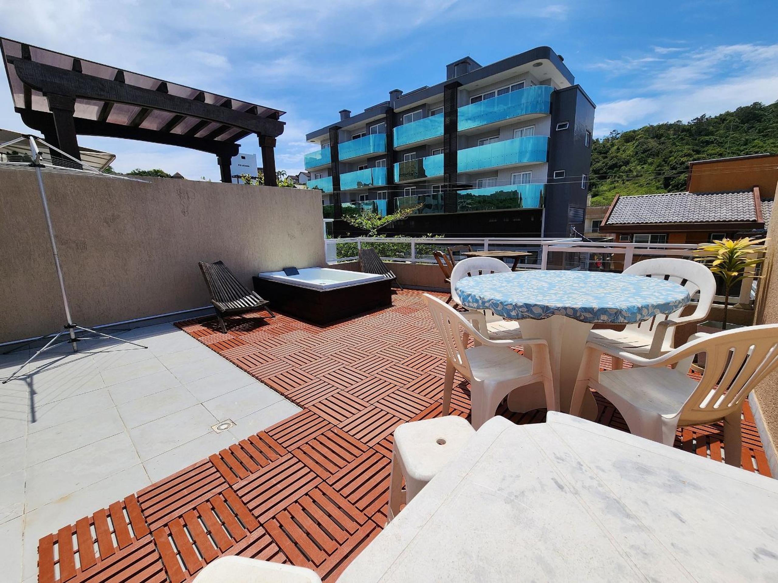 Triplex Vista Praia 4 Ilhas, até 6 pessoas, 3 quartos, Banheira com Hidro