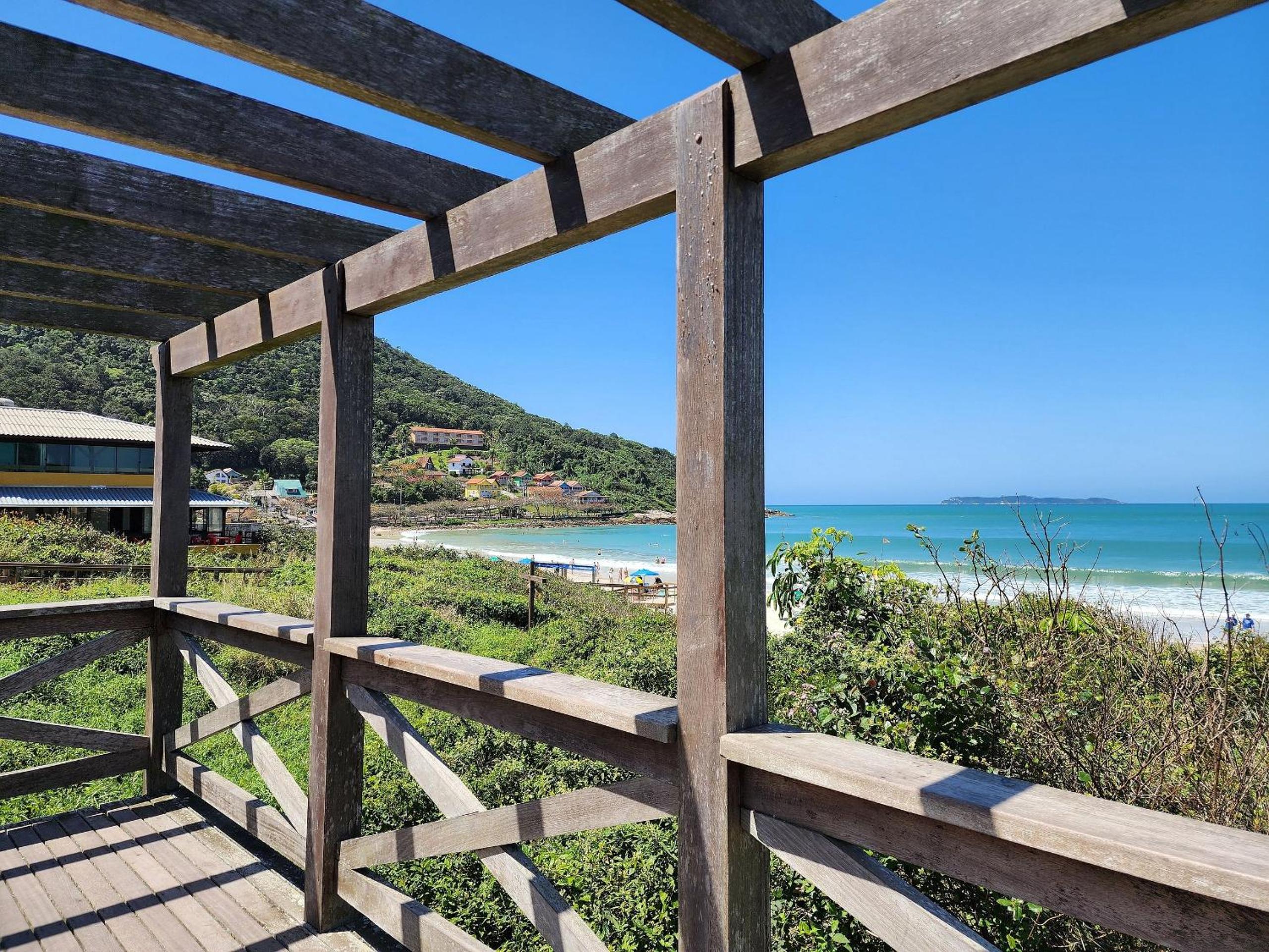 Triplex Vista Praia 4 Ilhas, até 6 pessoas, 3 quartos, Banheira com Hidro