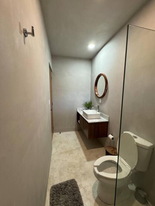 Jungle PH Private Rooftop & Plunge Pool AC WIFI view 4