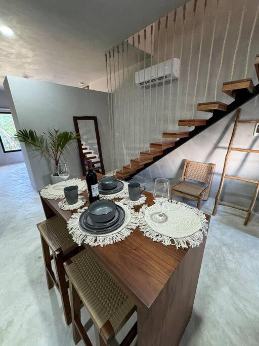 Jungle PH Private Rooftop & Plunge Pool AC WIFI view 5