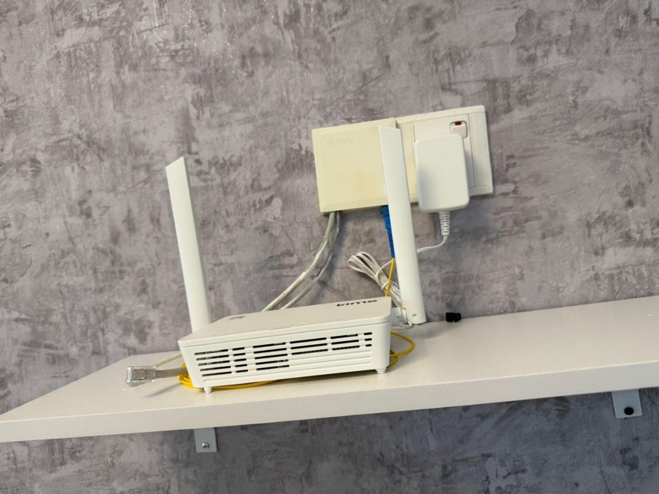 E LIFE D Summit Residences 1315 Wifi Netflix