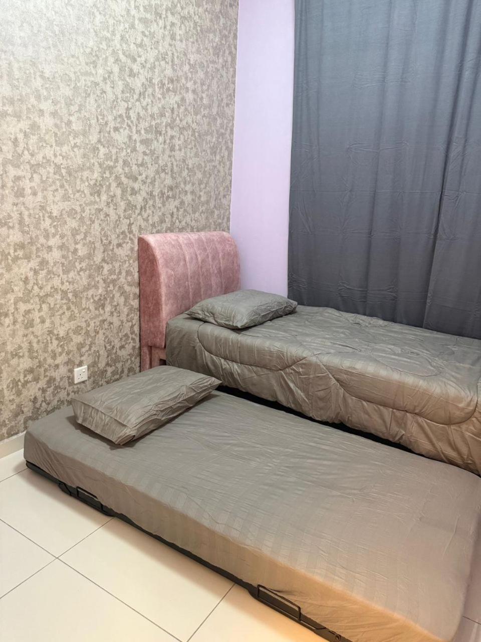 E LIFE D Summit Residences 1315 Wifi Netflix