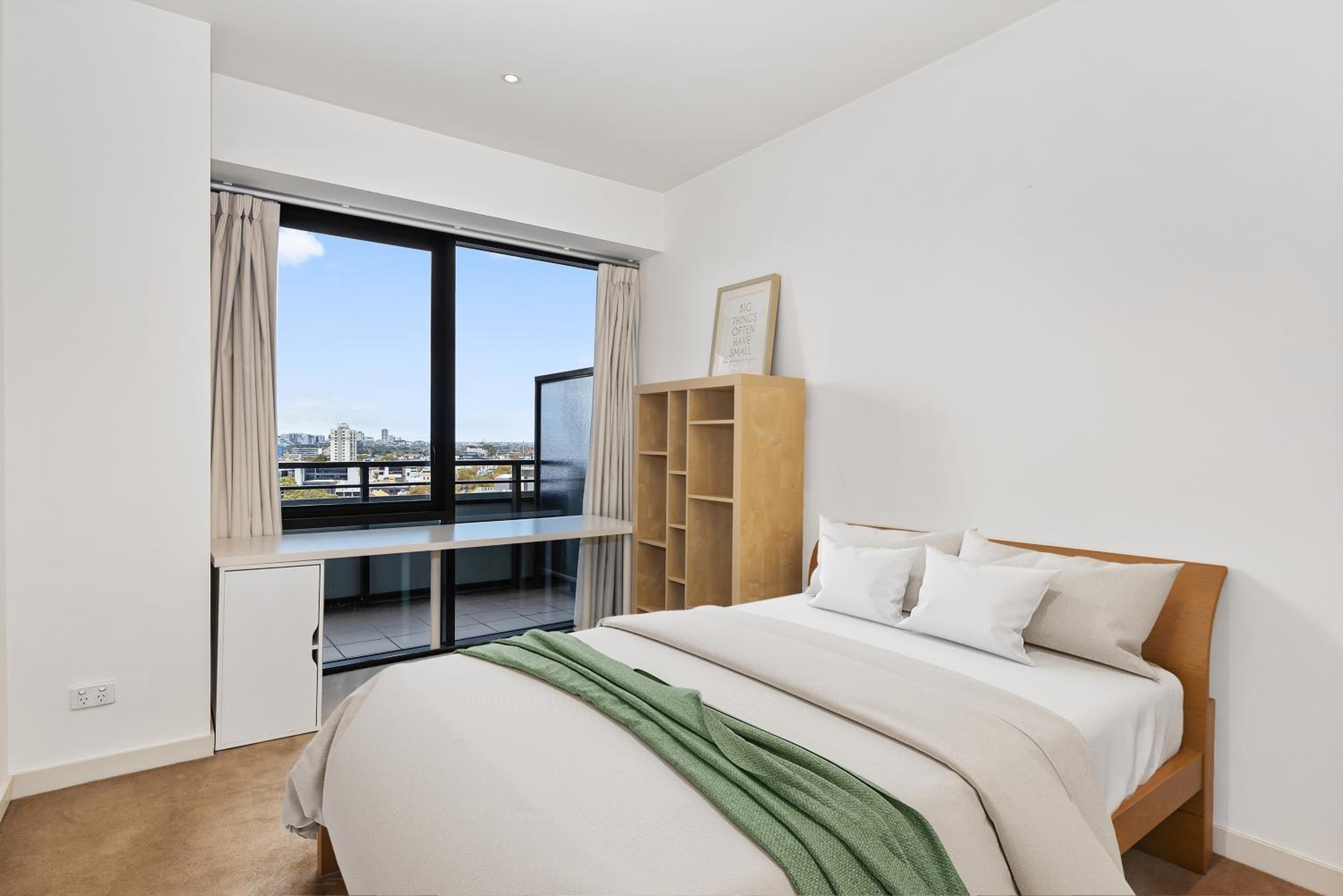 Lux Short Stay 3 Bedrooms at Clarendon Tower
