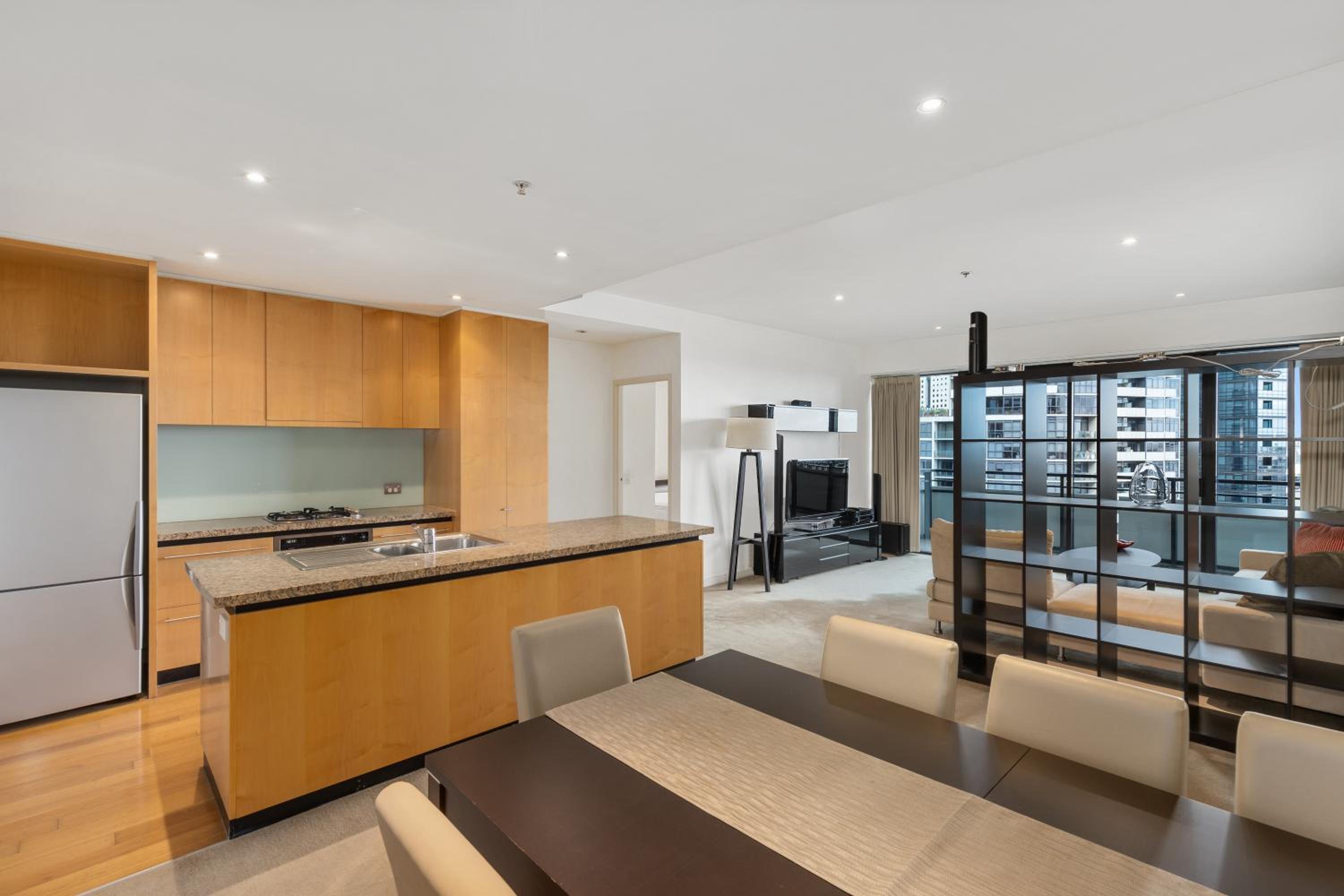 Lux Short Stay 3 Bedrooms at Clarendon Tower