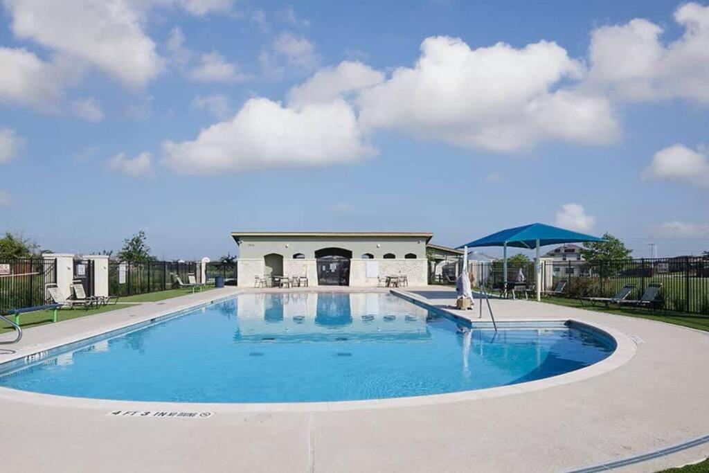 Quite big home near Tesla & COTA - Image 1