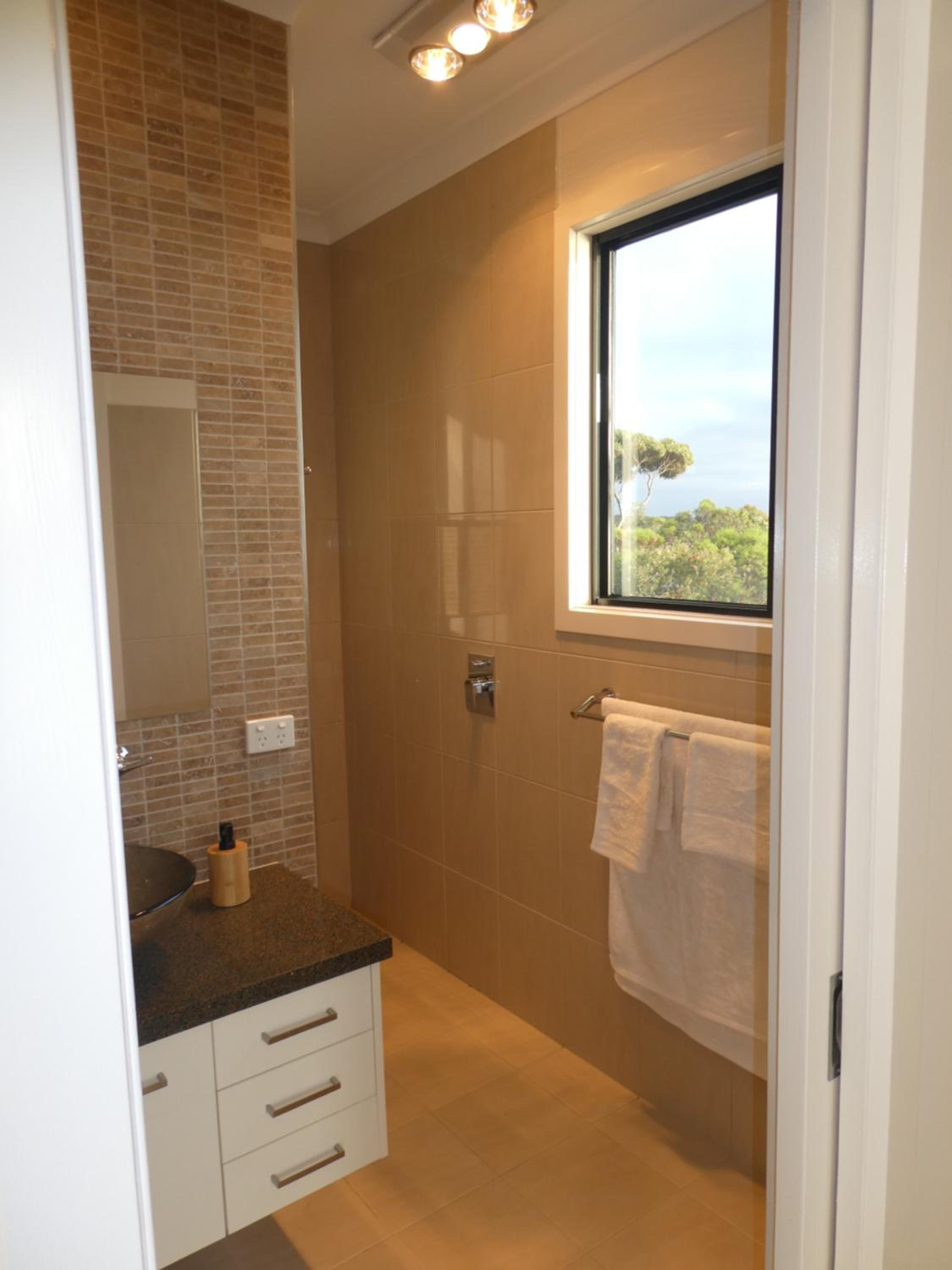 Tulka Waterfront Holiday Home