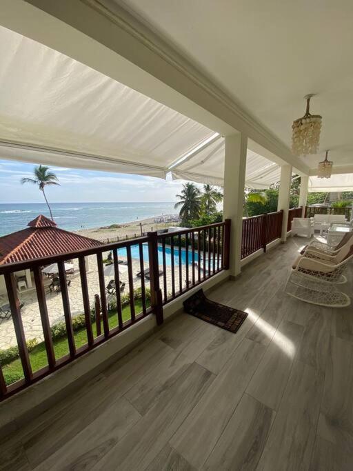 Apartment with ocean front view