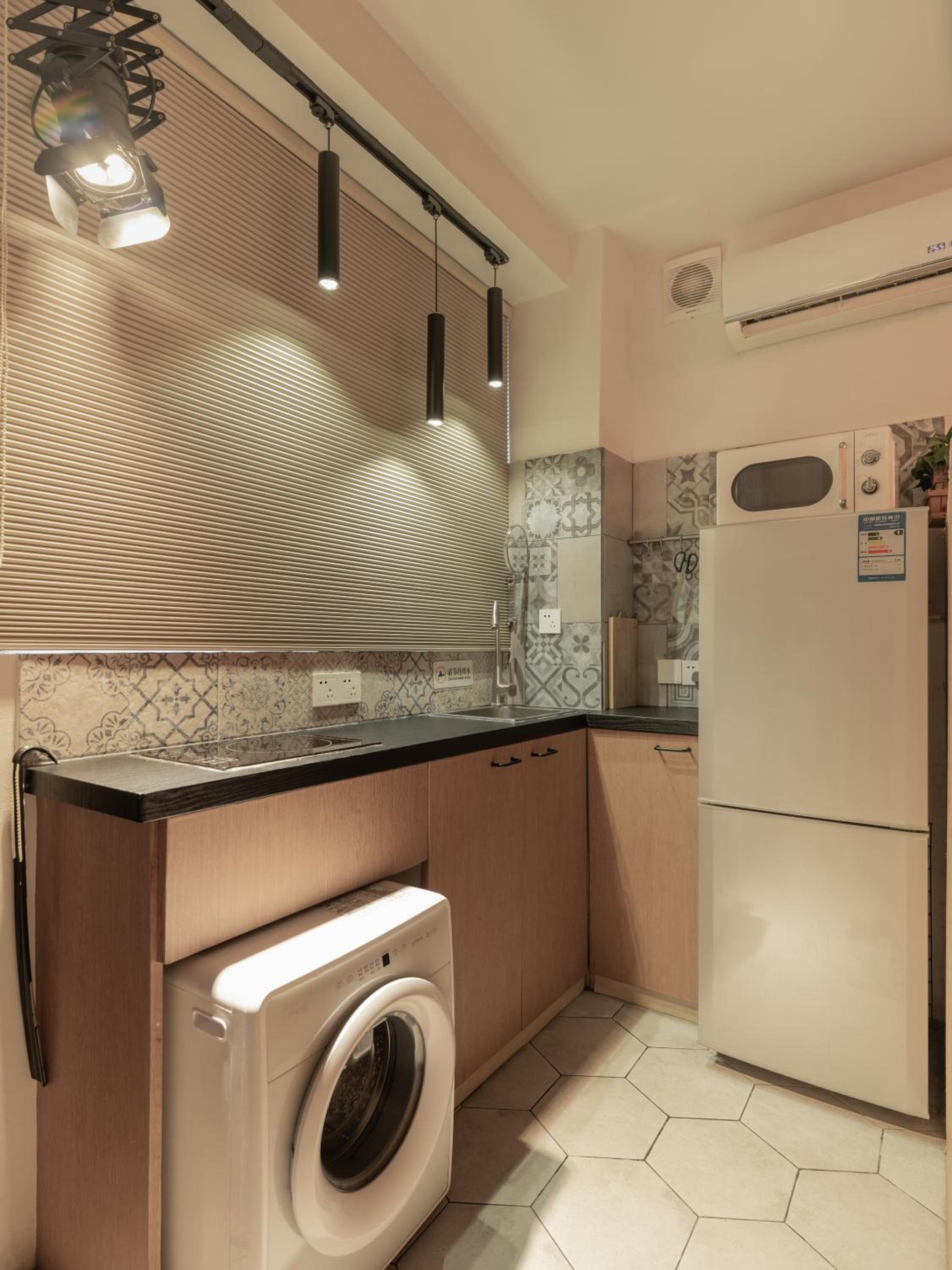 Shanghai Hills & Gefii After Party close to Metro line 2, 7 and 11