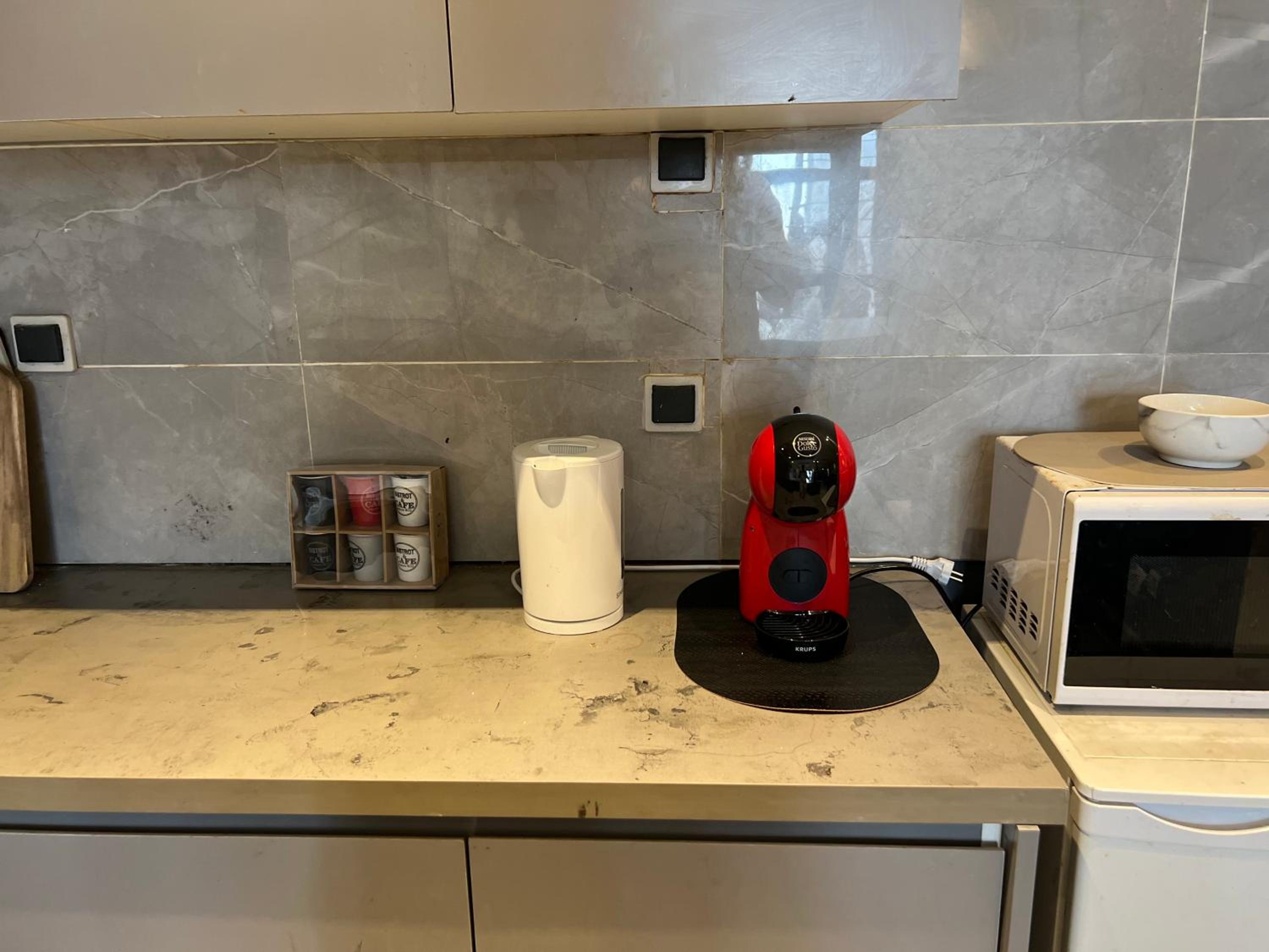 Appartement meublé avec cuisine équipée, au bord la mer view 2